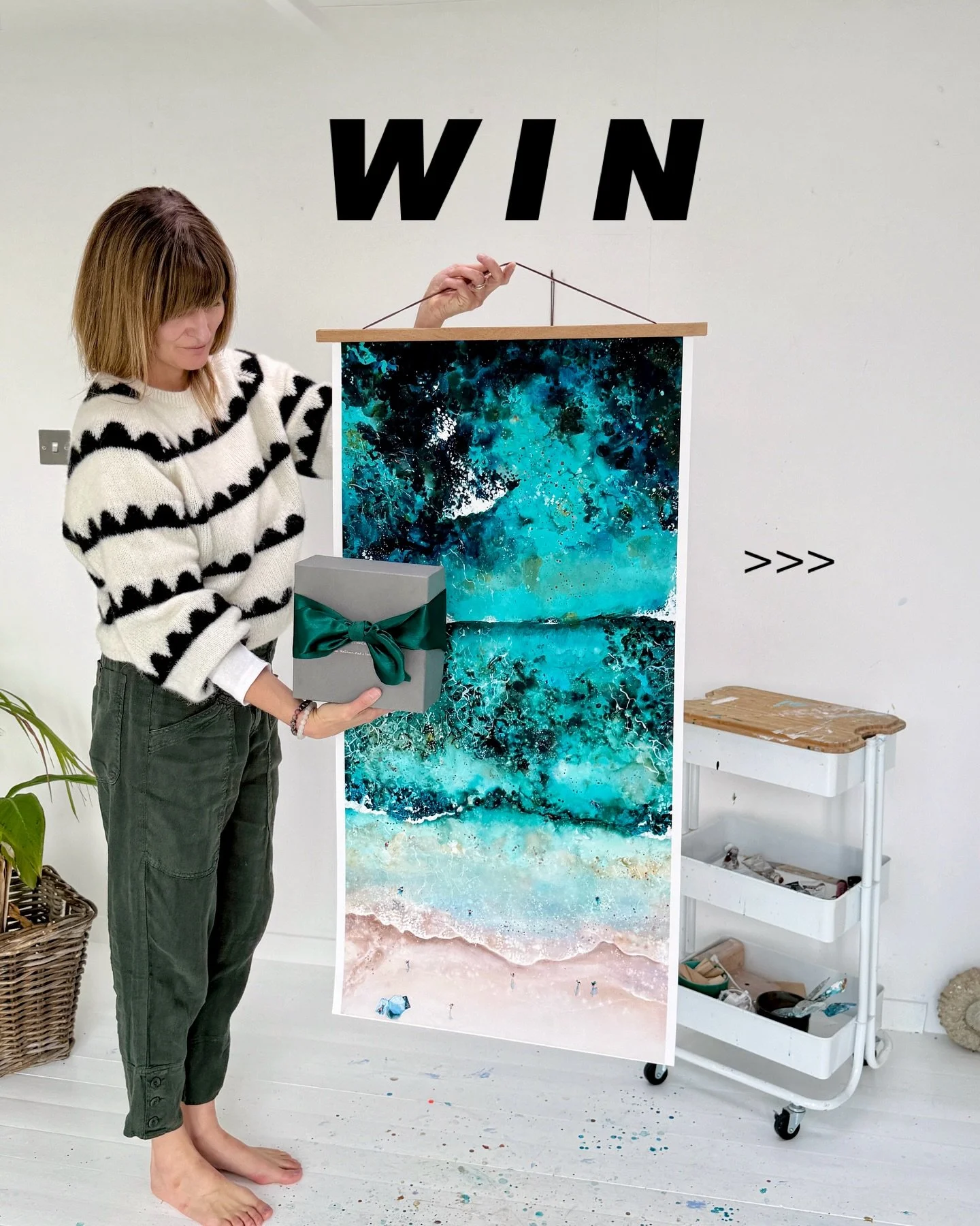 W I N. 🎁

It&rsquo;s simple.

Follow all three accounts - If you&rsquo;re not following all 3 accounts when I draw the winner,  your entry is not eligible.

@owlapothecary 

@lucyyoungprints 

@lucyyoungart 

Tag a friend. Each tag an entry.

Share 