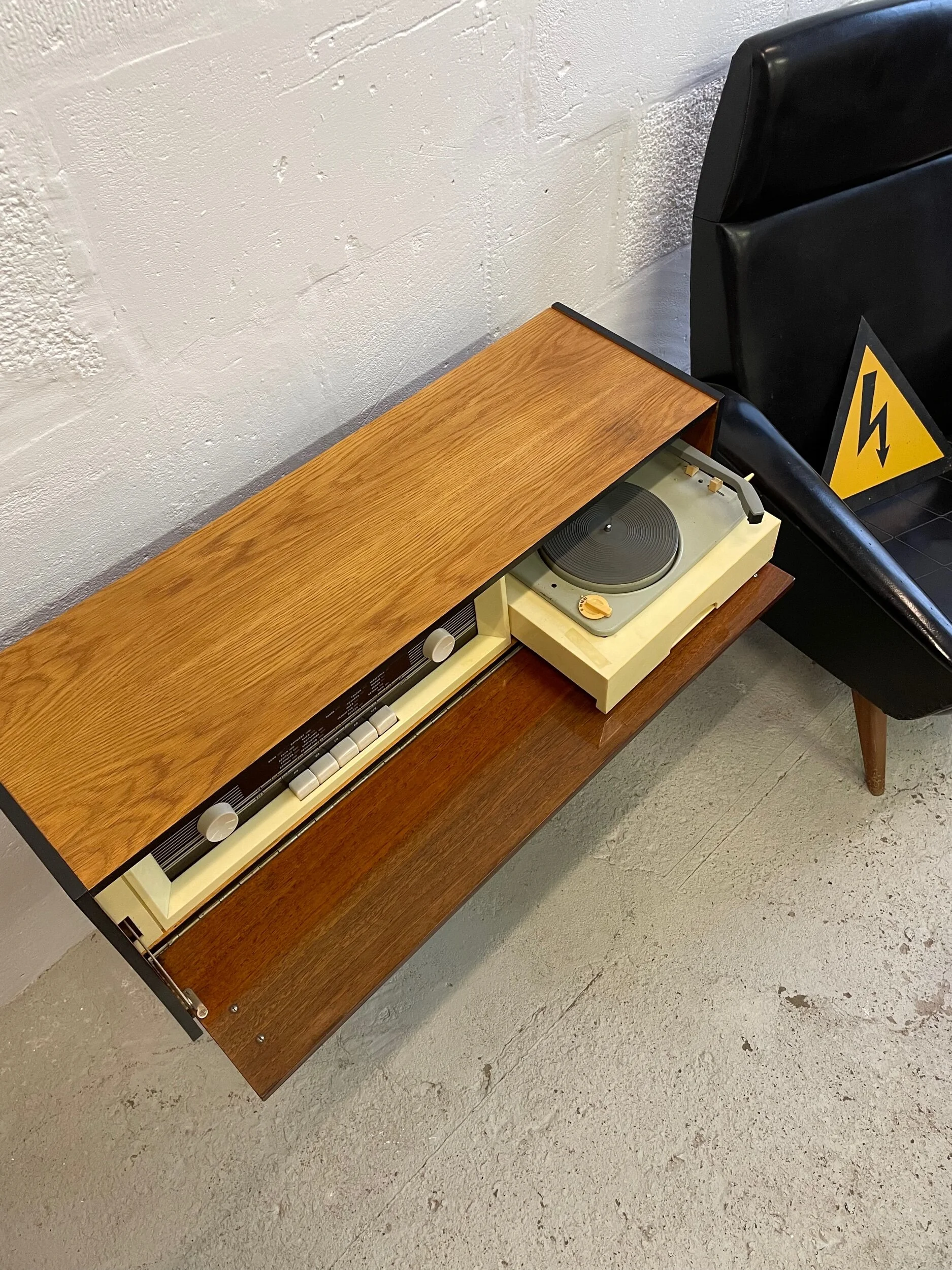 AFB6FFCF-0E09-4054-B12C-850E781D7A39