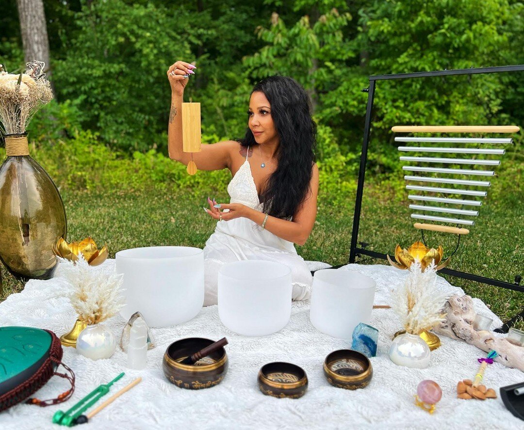 Join @charismewellness for a Restorative Sound Bath held at Yoga Heights Georgia Ave on Sep 24th from 6 - 7pm! This is an hour of pure relaxation where the only thing asked of you is your presence. ⁣
Immersed in the calming sounds of quartz bowls, ch
