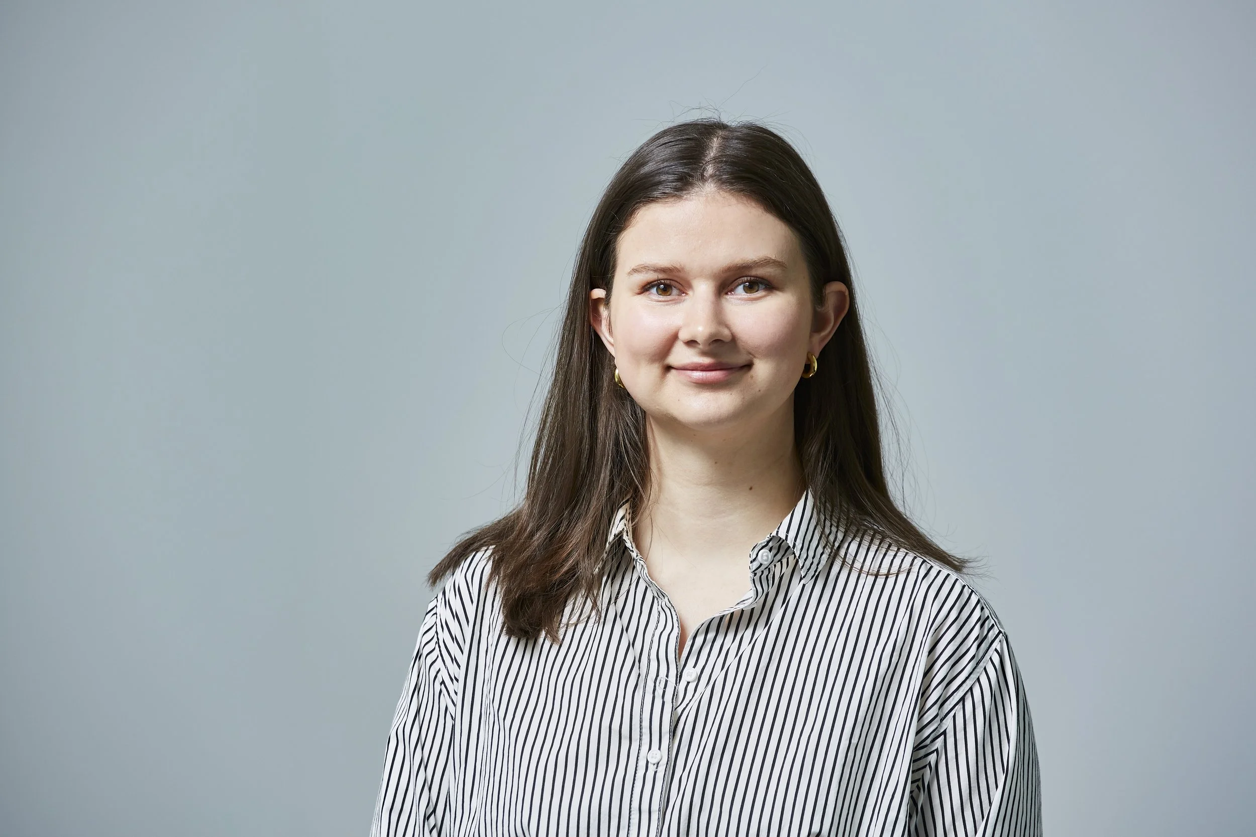 Исабель диас аюсо. Офис изабель. Isabel is working. Изабель силва. Isabel is working.