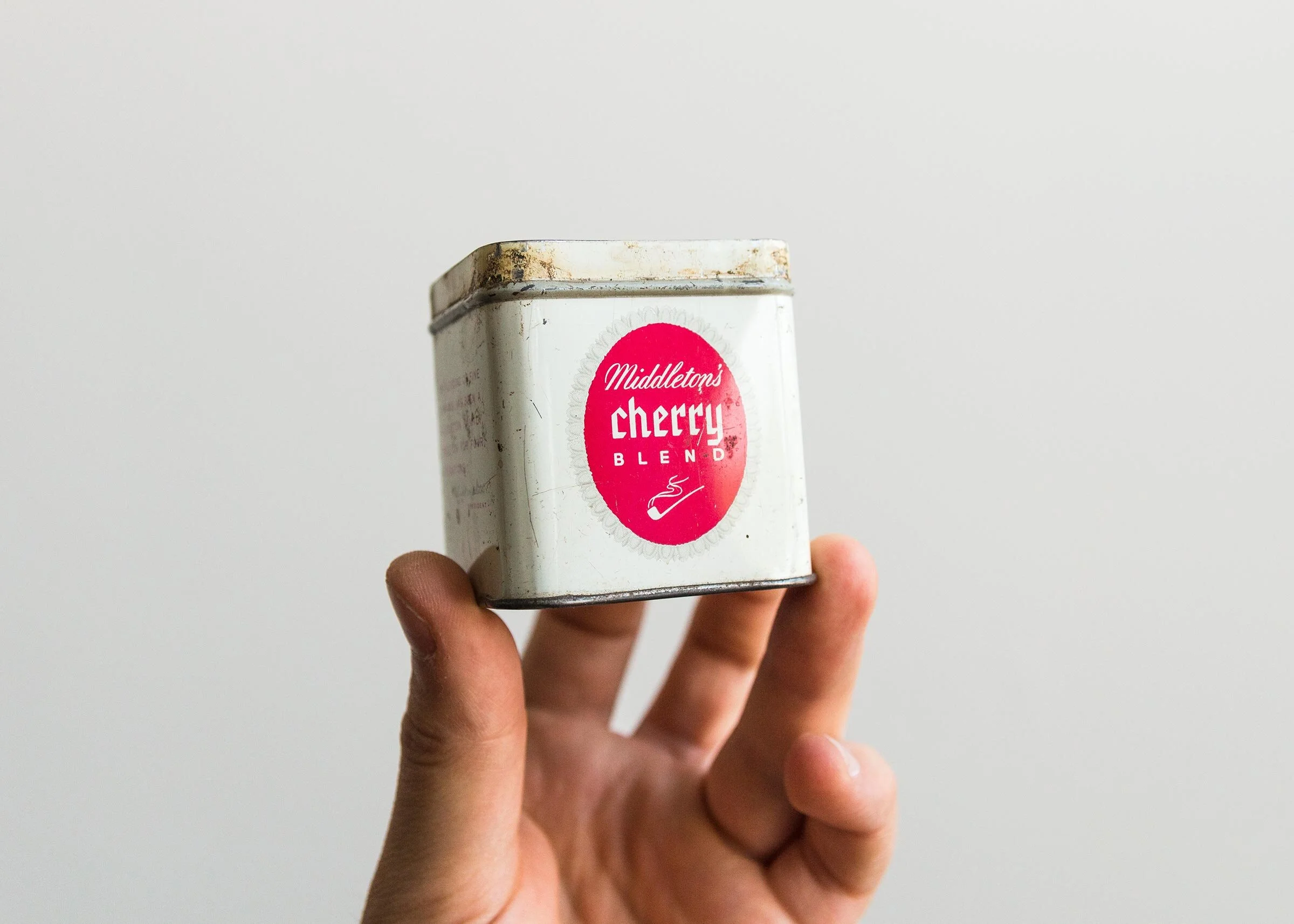 Middleton's Cherry Blend typography on tin label