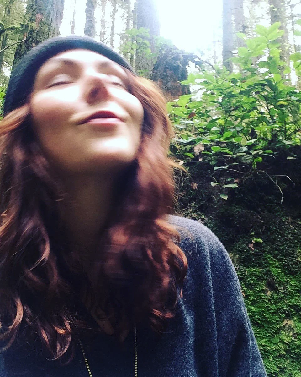 HOPPIN on the TREND :: 2016 

2016 was the year that I quit my corporate job, moved back home to the coast, packed everything up into a couple bags, hopped on a ferry and let life shape me. 

I had been living in Montreal for a couple years prior and