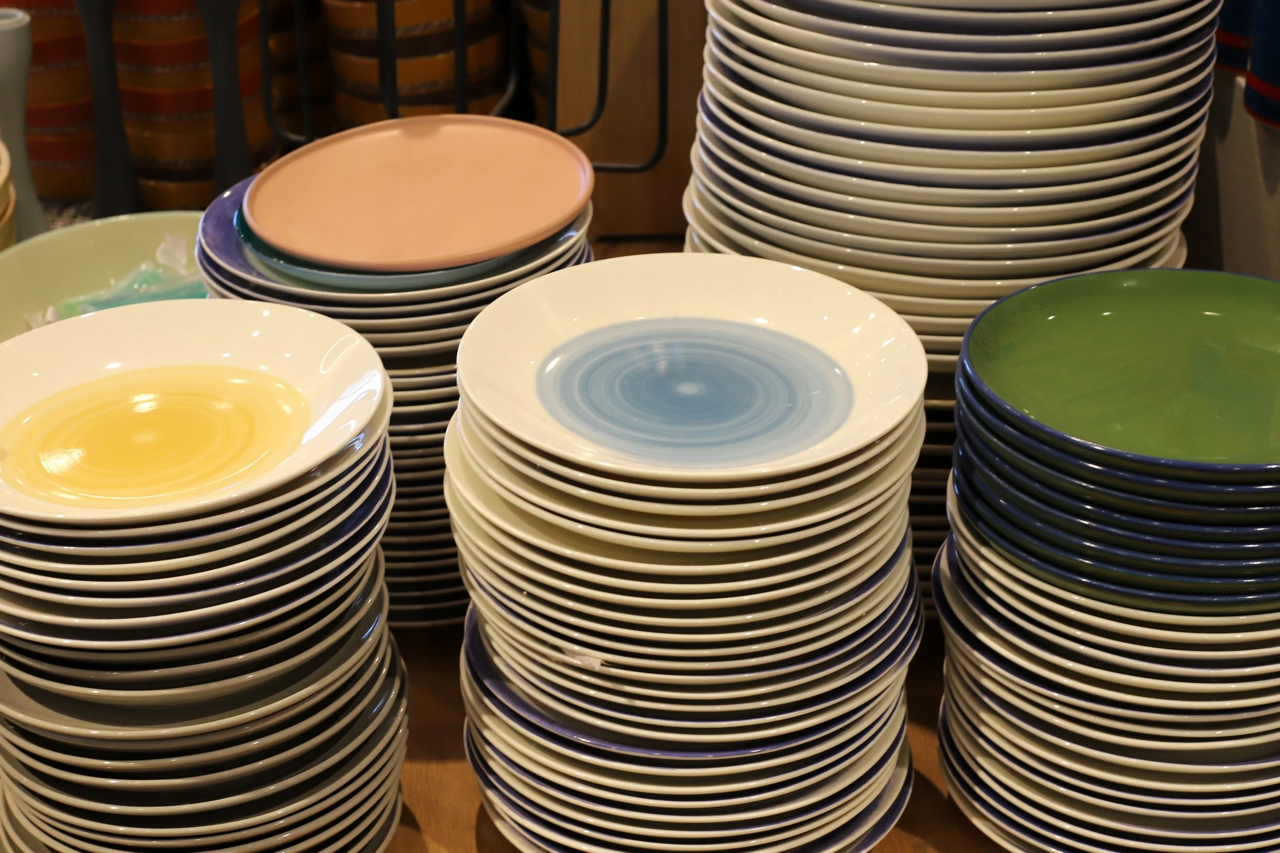 Reusable Revolution: The Benefits of Reusable Foodware in Restaurants (2026) 