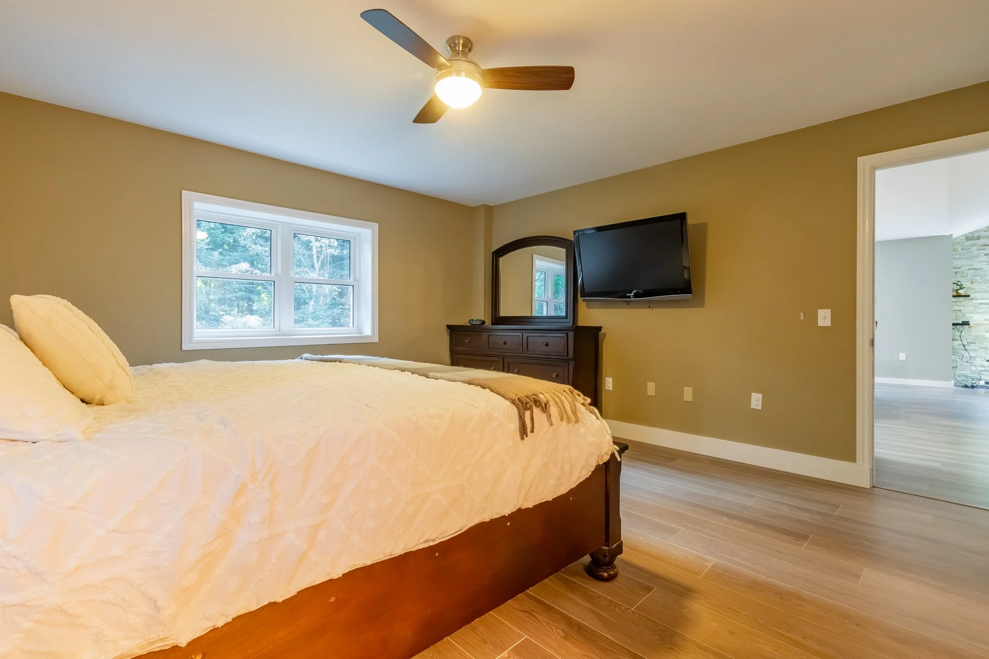 419 South Mary Lake Road, Port Sydney-84.jpg