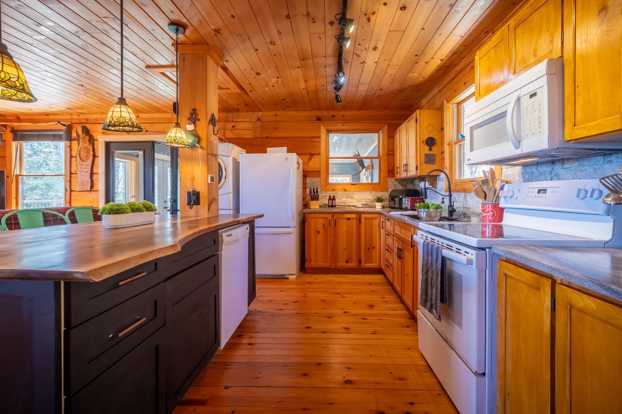1113 Crobiel Lake Drive, Dorset-9.jpg