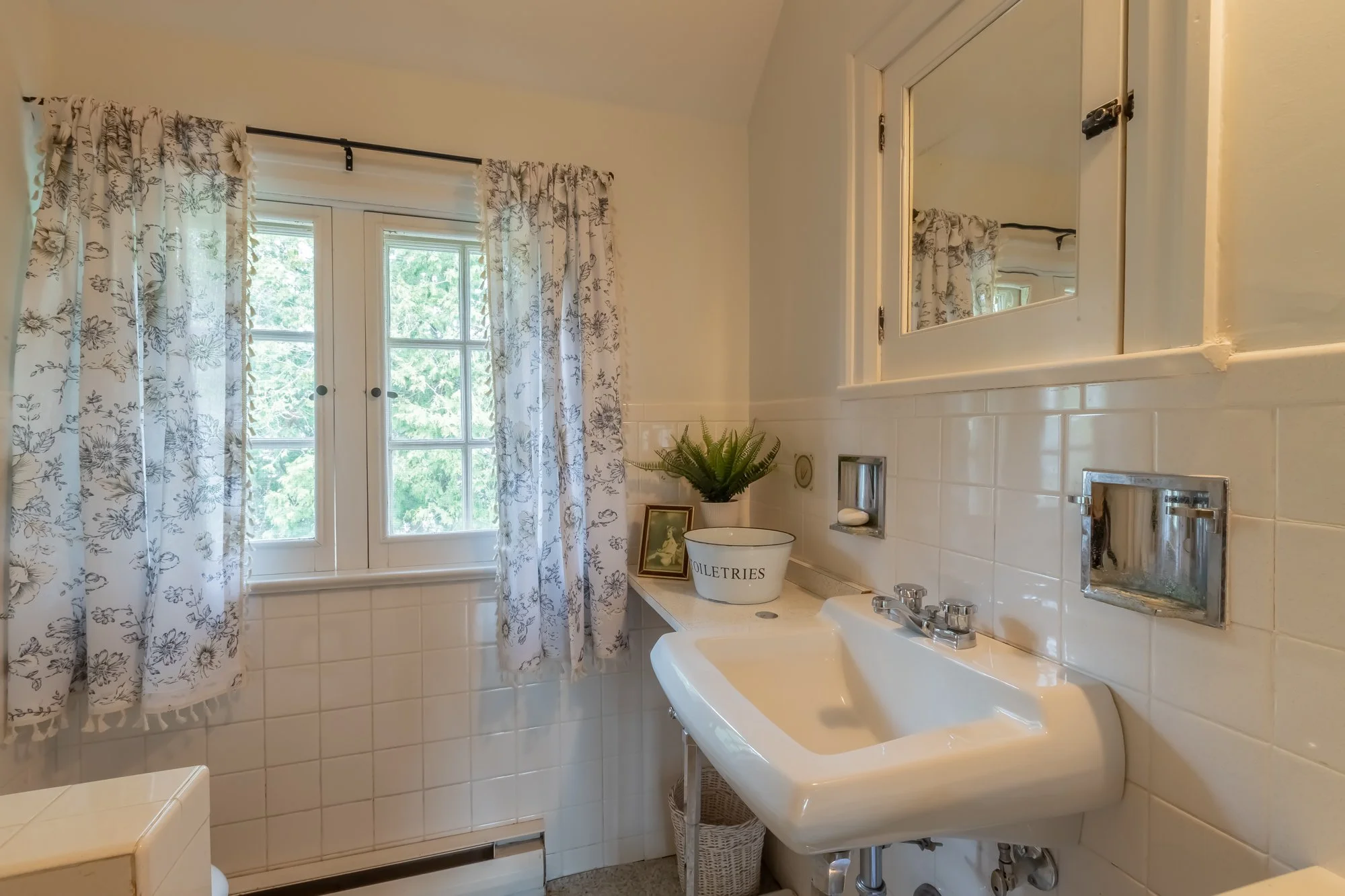 724 Lake Drive North, Roches Point-104.jpg