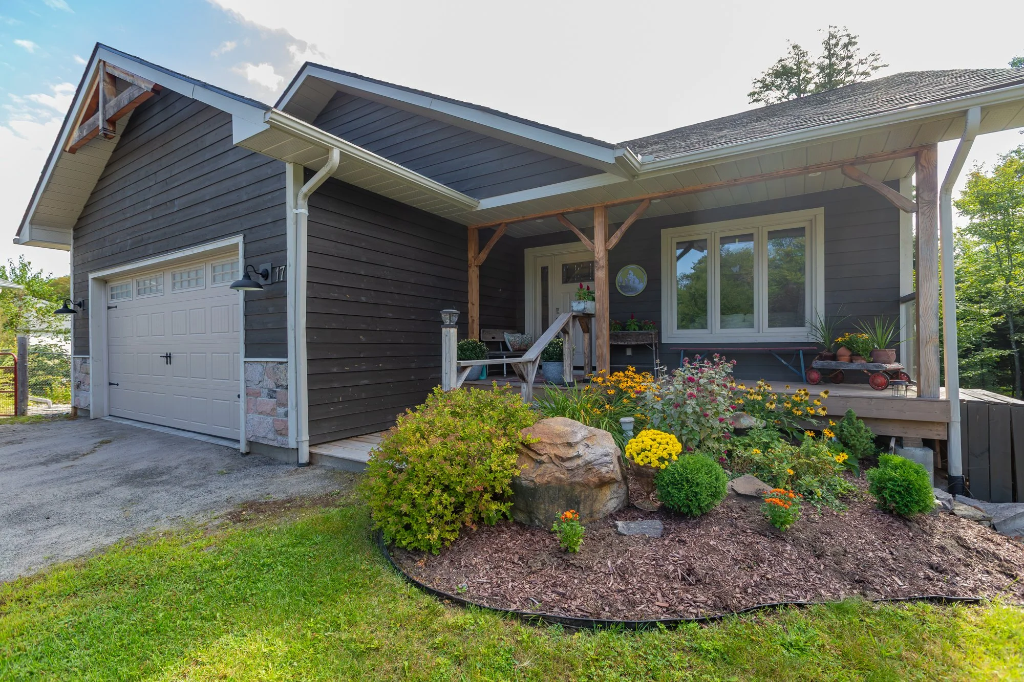 17 Hart Court, Huntsville - SUMMER UPDATE-6.jpg