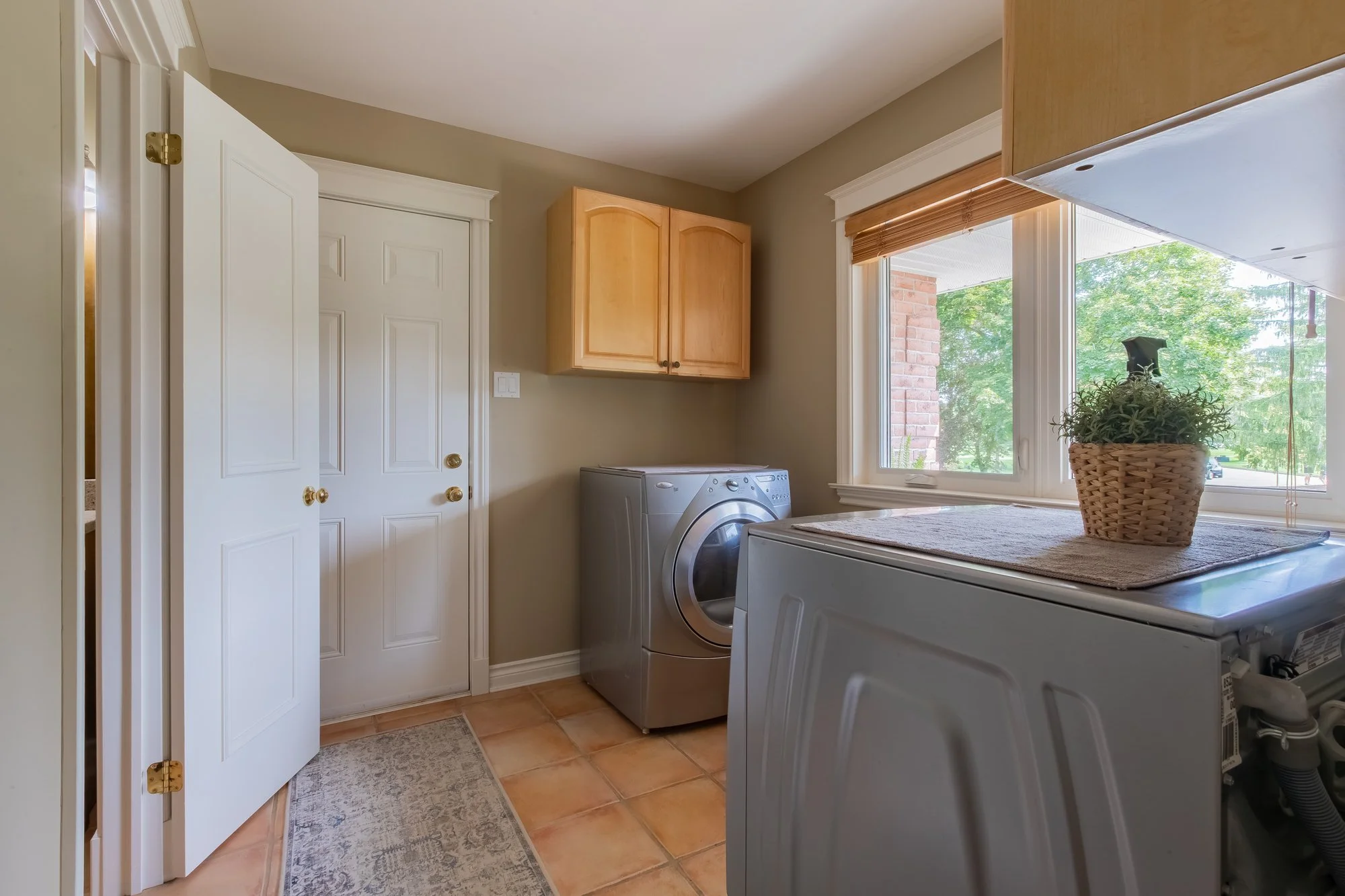 34 Amberglen Court, Holland Landing-59.jpg