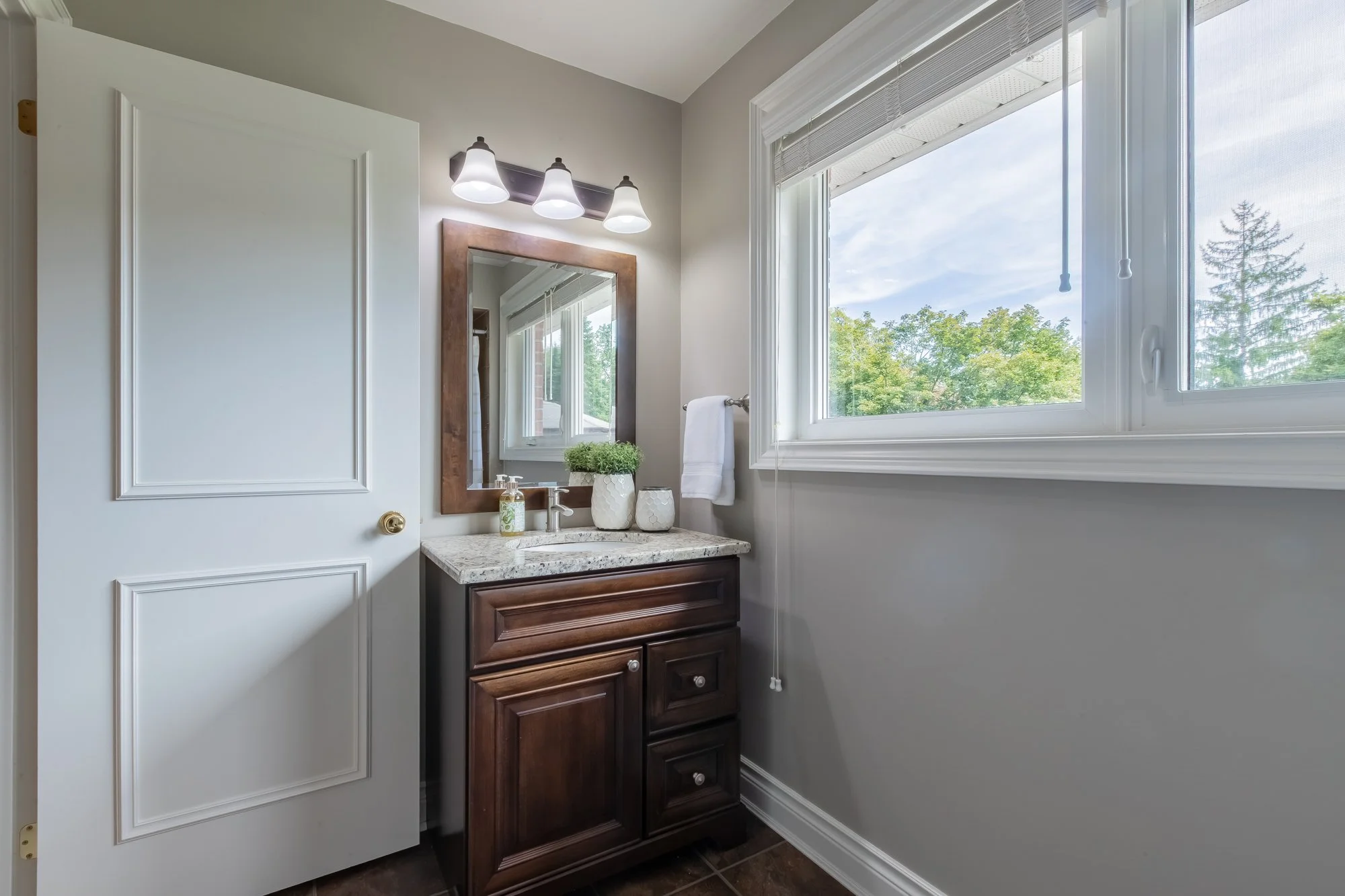 34 Amberglen Court, Holland Landing-88.jpg