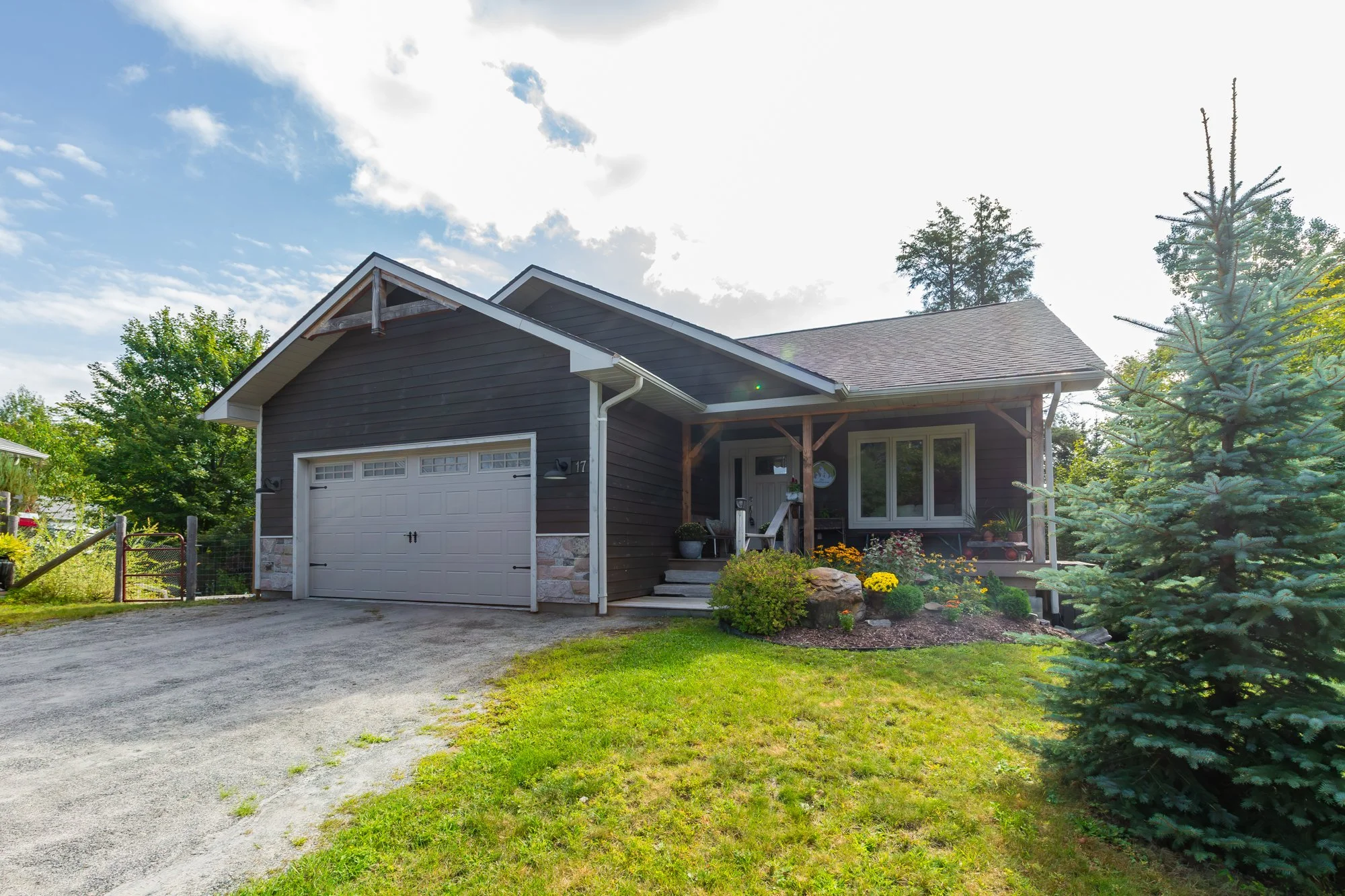 17 Hart Court, Huntsville - SUMMER UPDATE-5.jpg