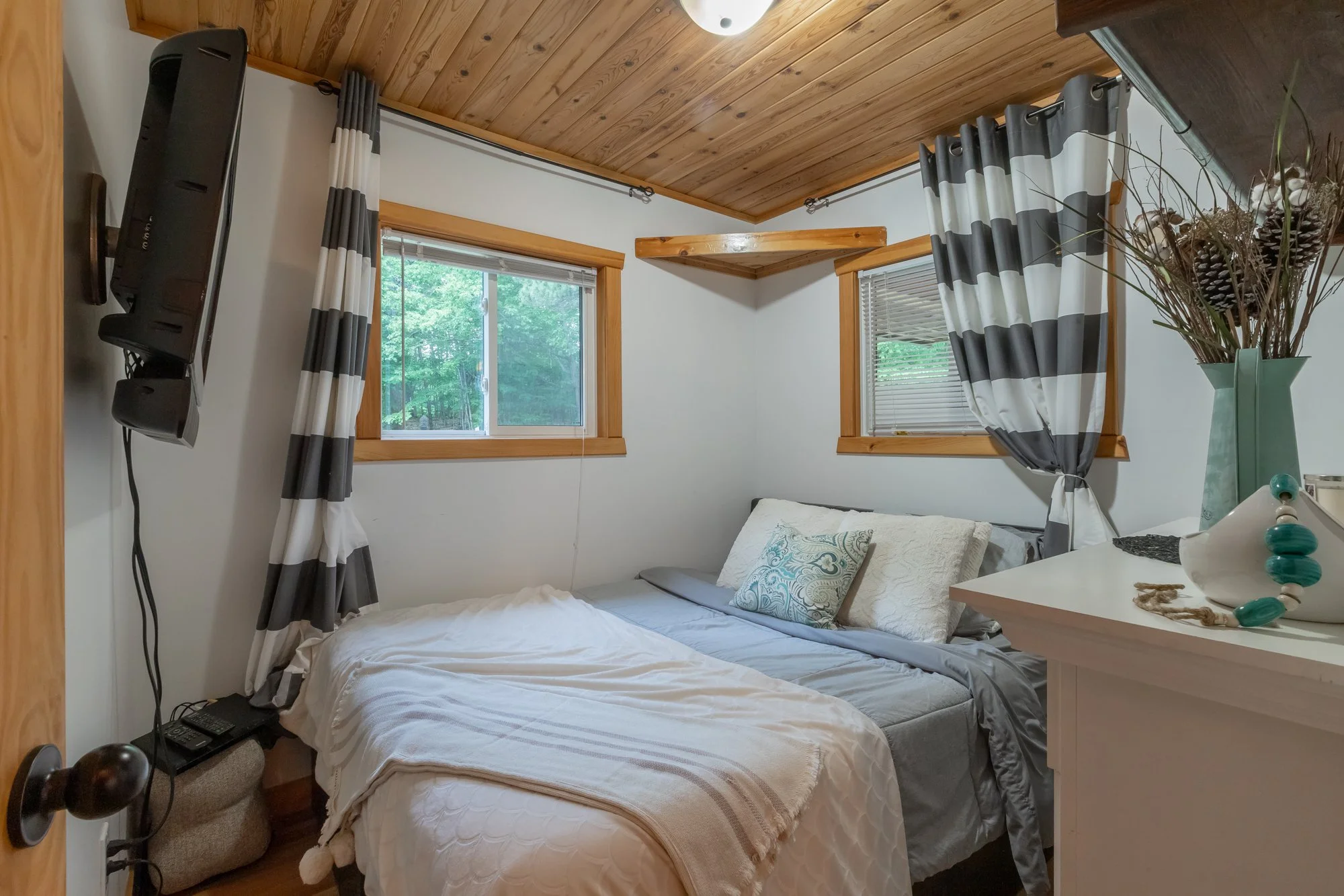 1628 Boshkung Lake Road, Buttermilk Falls-52.jpg