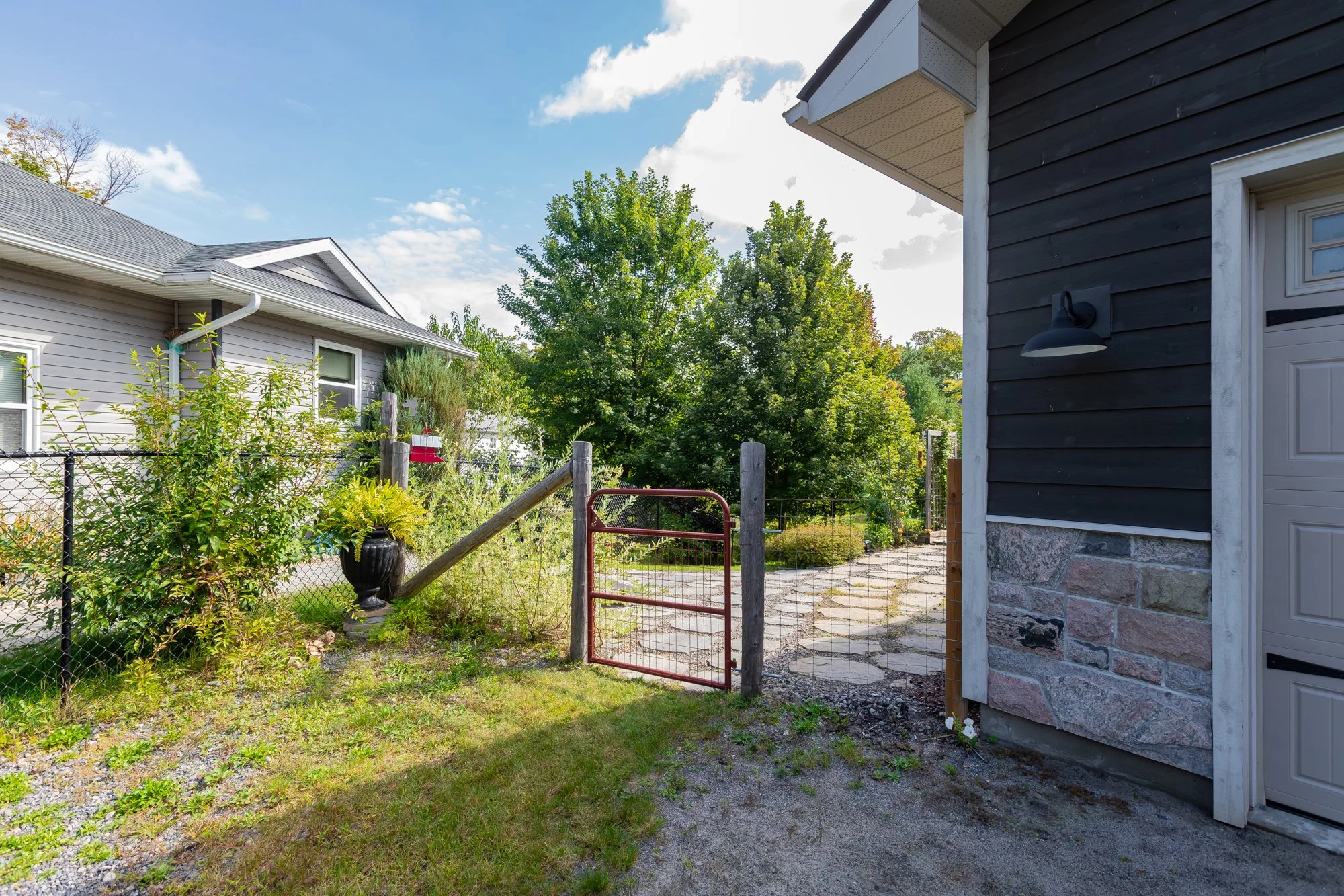 17 Hart Court, Huntsville - SUMMER UPDATE-17.jpg