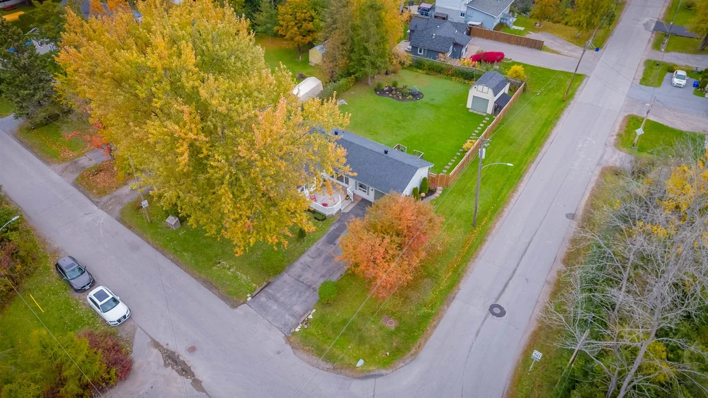 1 Pine Post Road, Roches Point