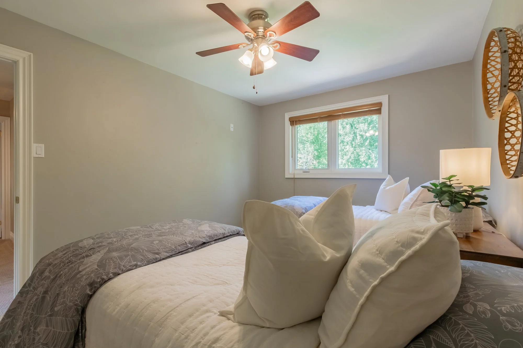 34 Amberglen Court, Holland Landing-94.jpg