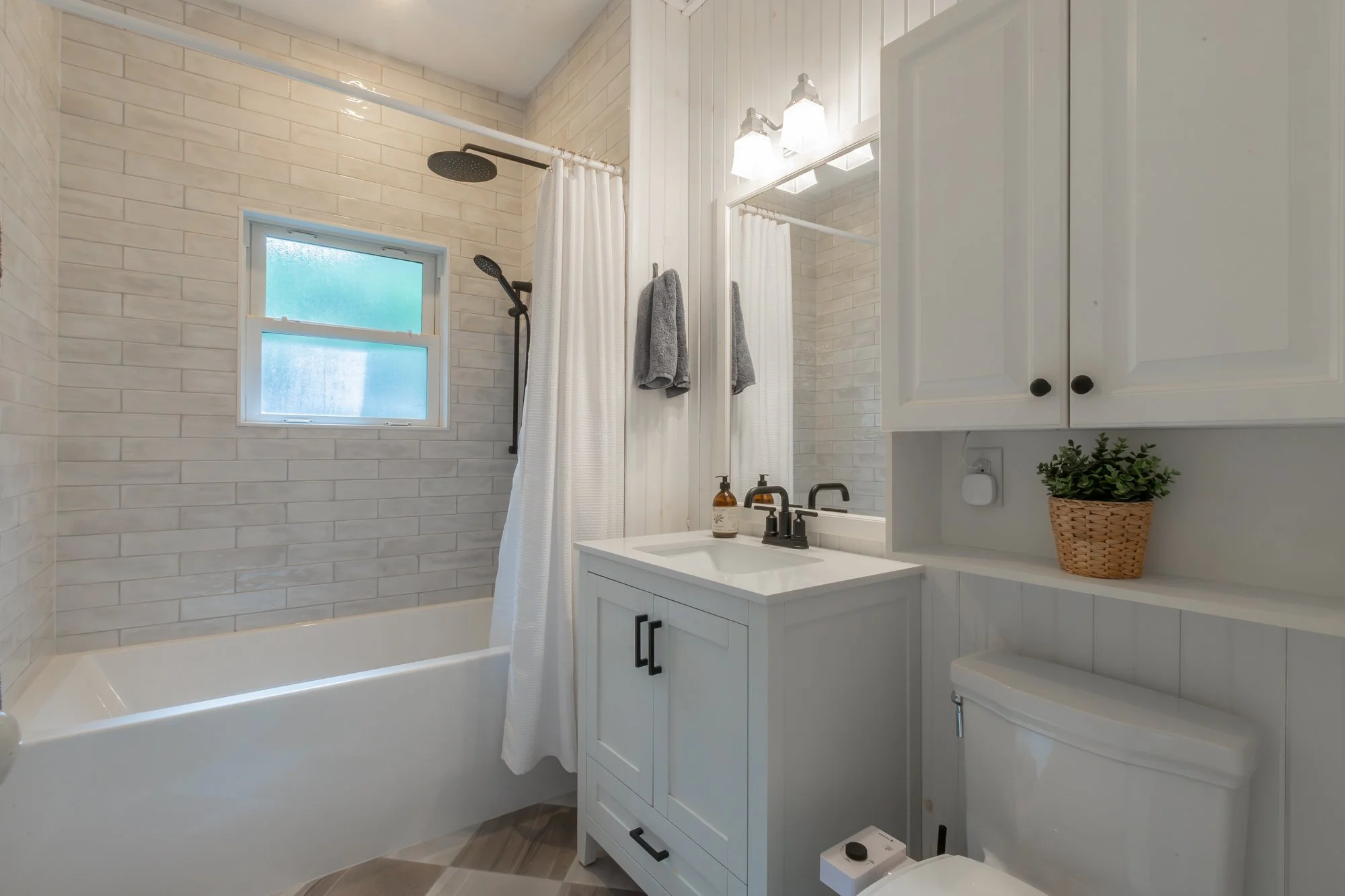 913 Lake Drive North, Georgina-42.jpg