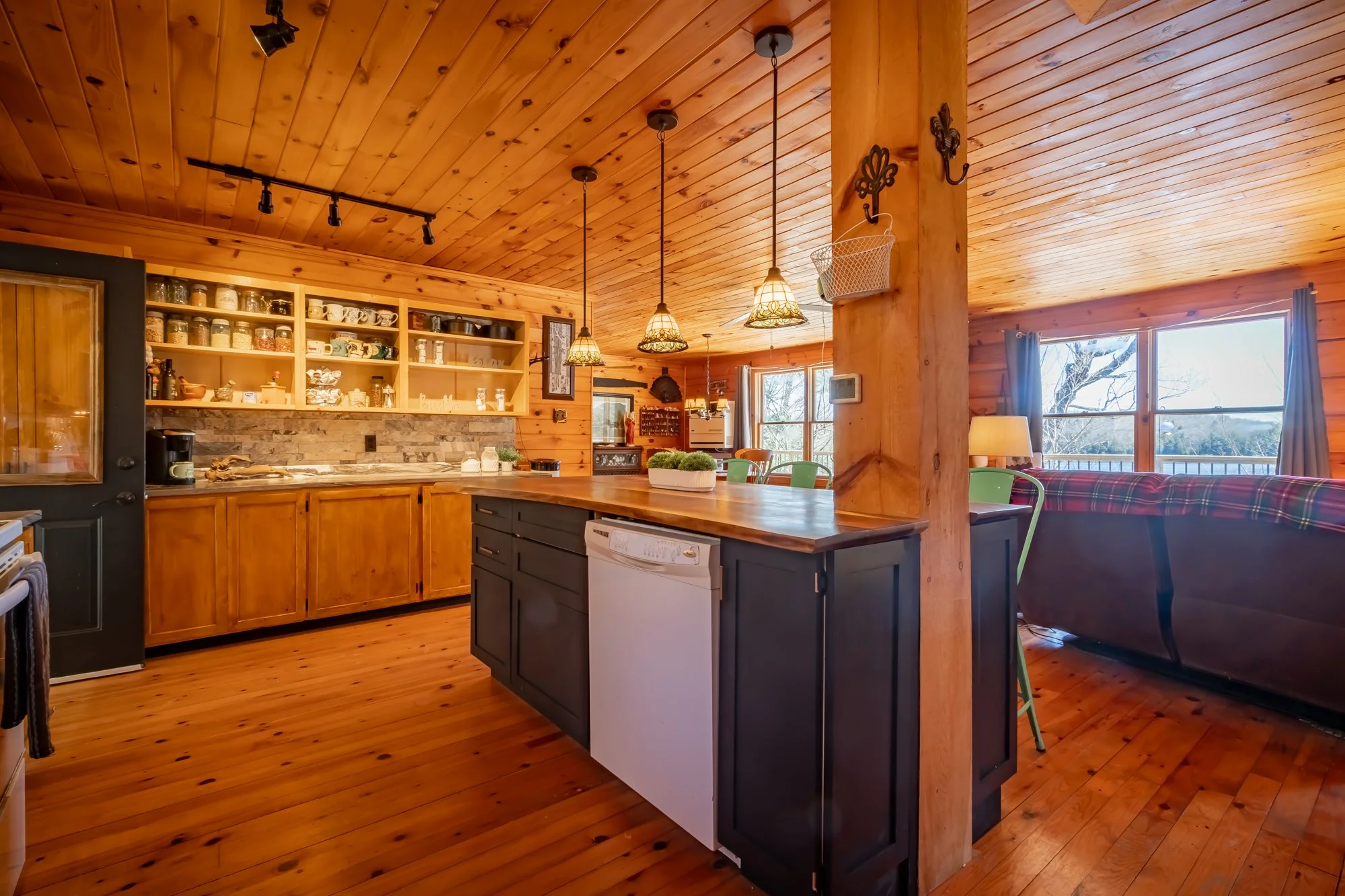 1113 Crobiel Lake Drive, Dorset-11.jpg