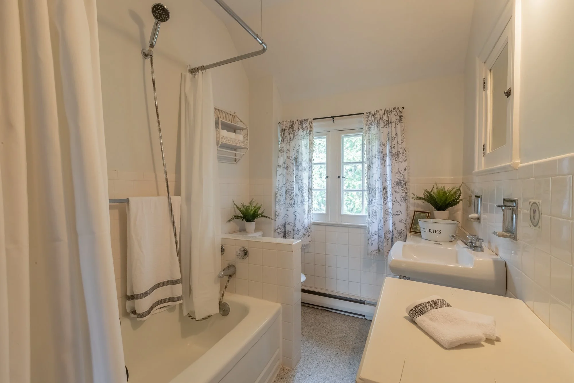 724 Lake Drive North, Roches Point-103.jpg