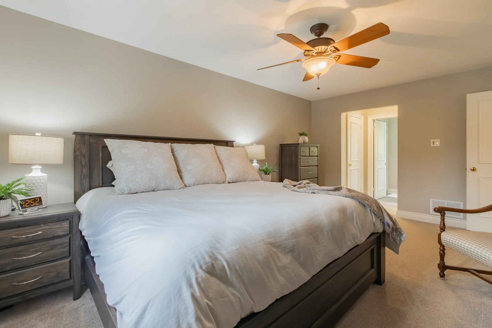 34 Amberglen Court, Holland Landing-102.jpg