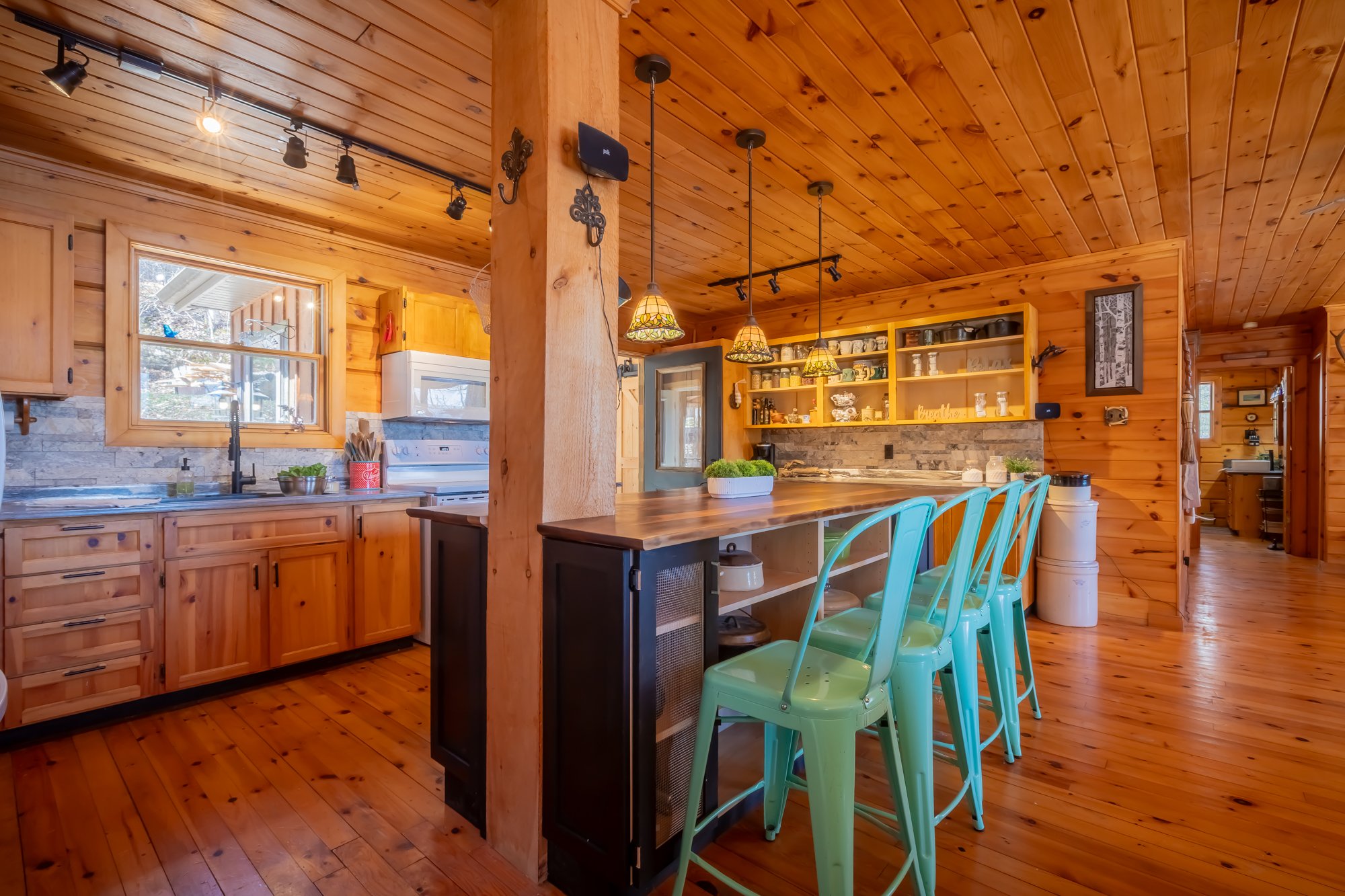 1113 Crobiel Lake Drive, Dorset-12.jpg
