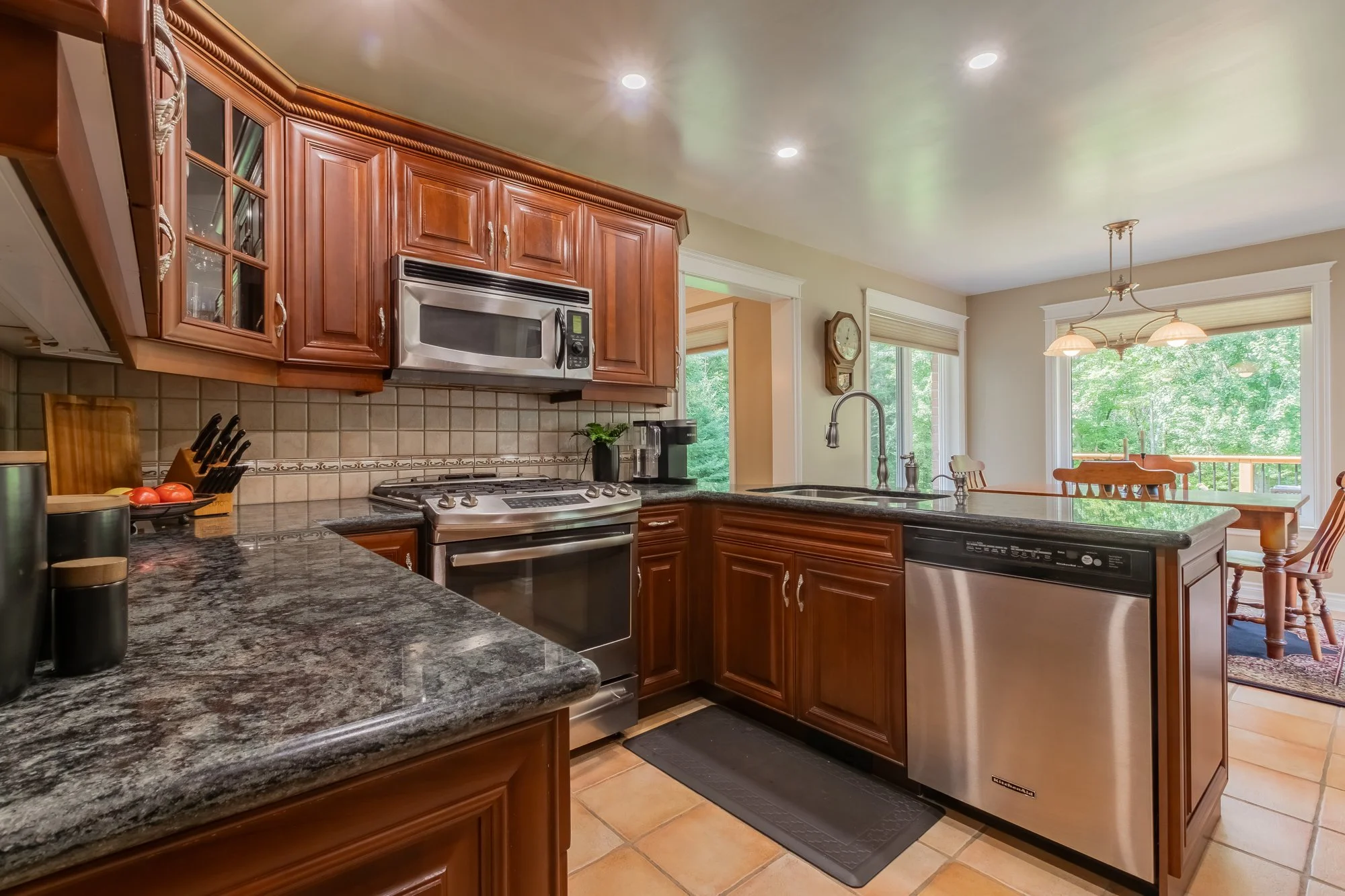 34 Amberglen Court, Holland Landing-63.jpg