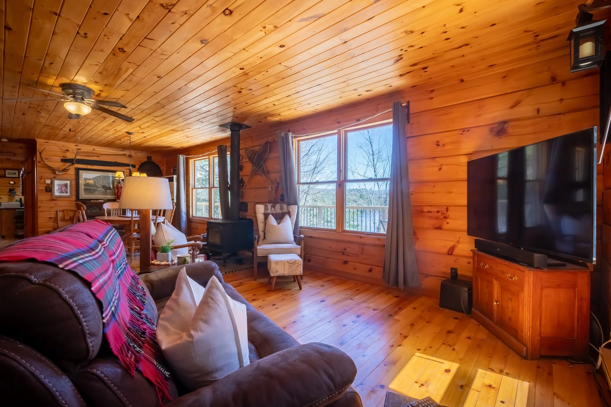 1113 Crobiel Lake Drive, Dorset-13.jpg