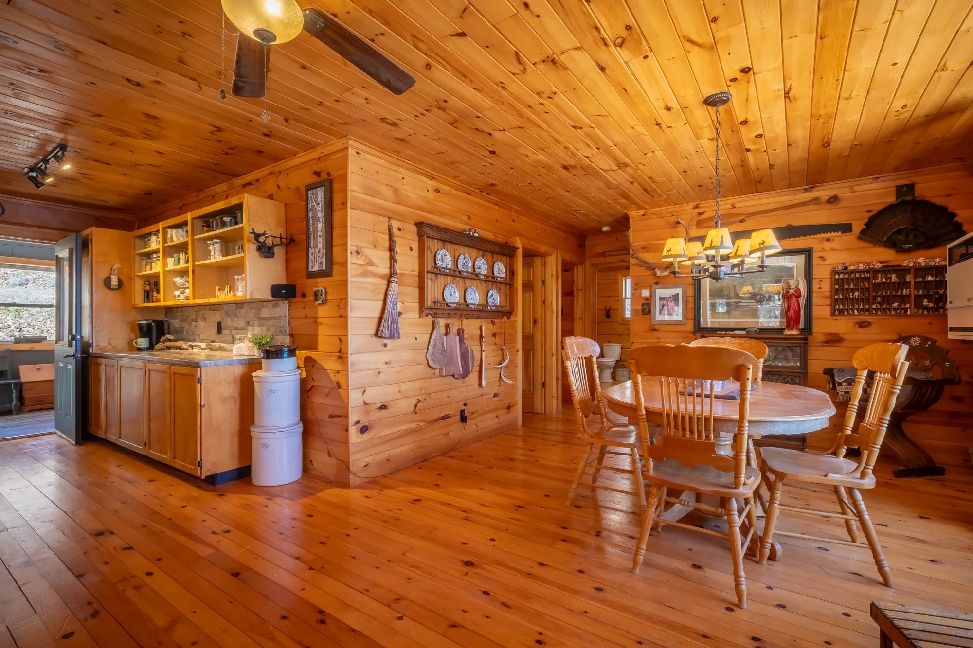 1113 Crobiel Lake Drive, Dorset-17.jpg