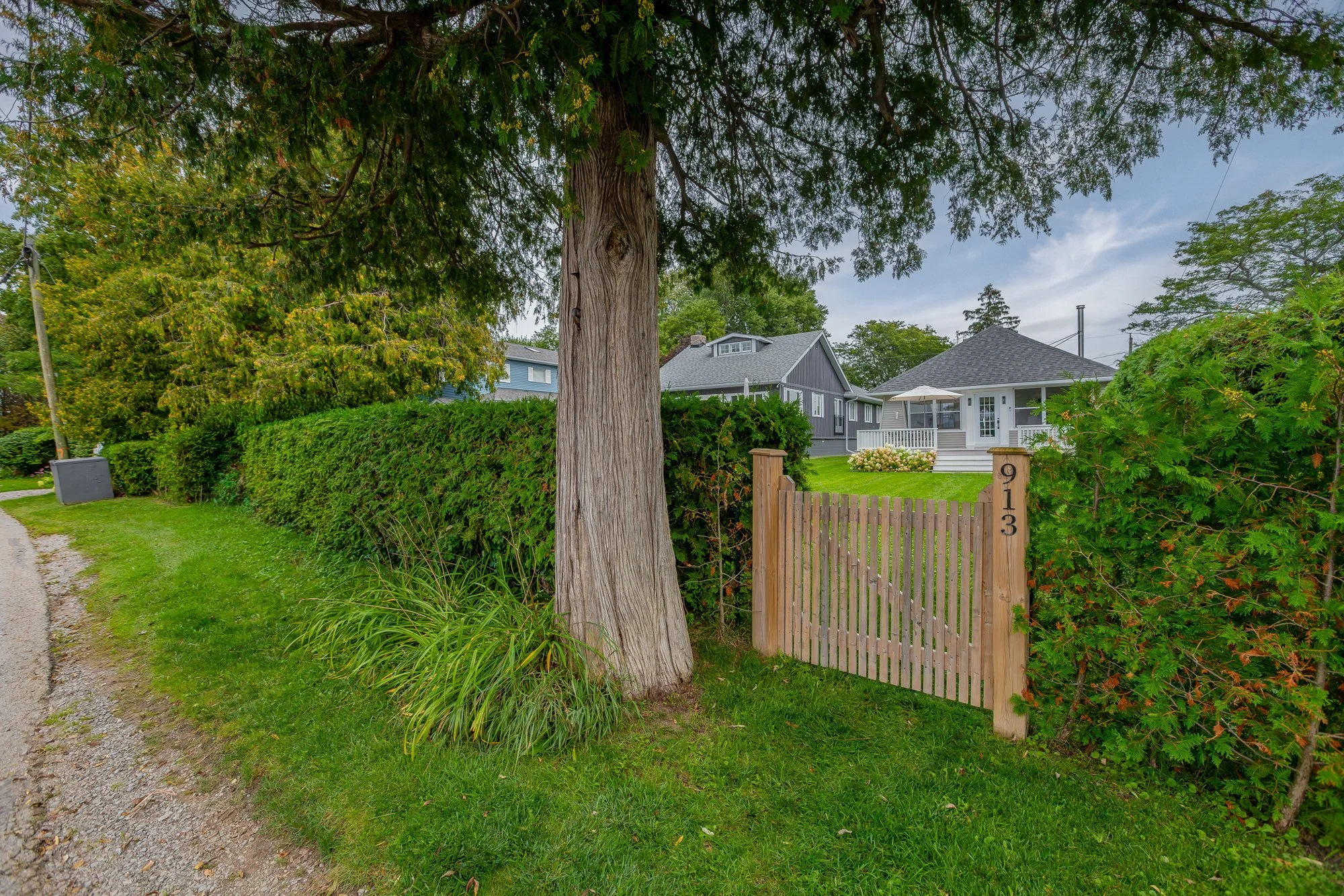 913 Lake Drive North, Georgina-3.jpg