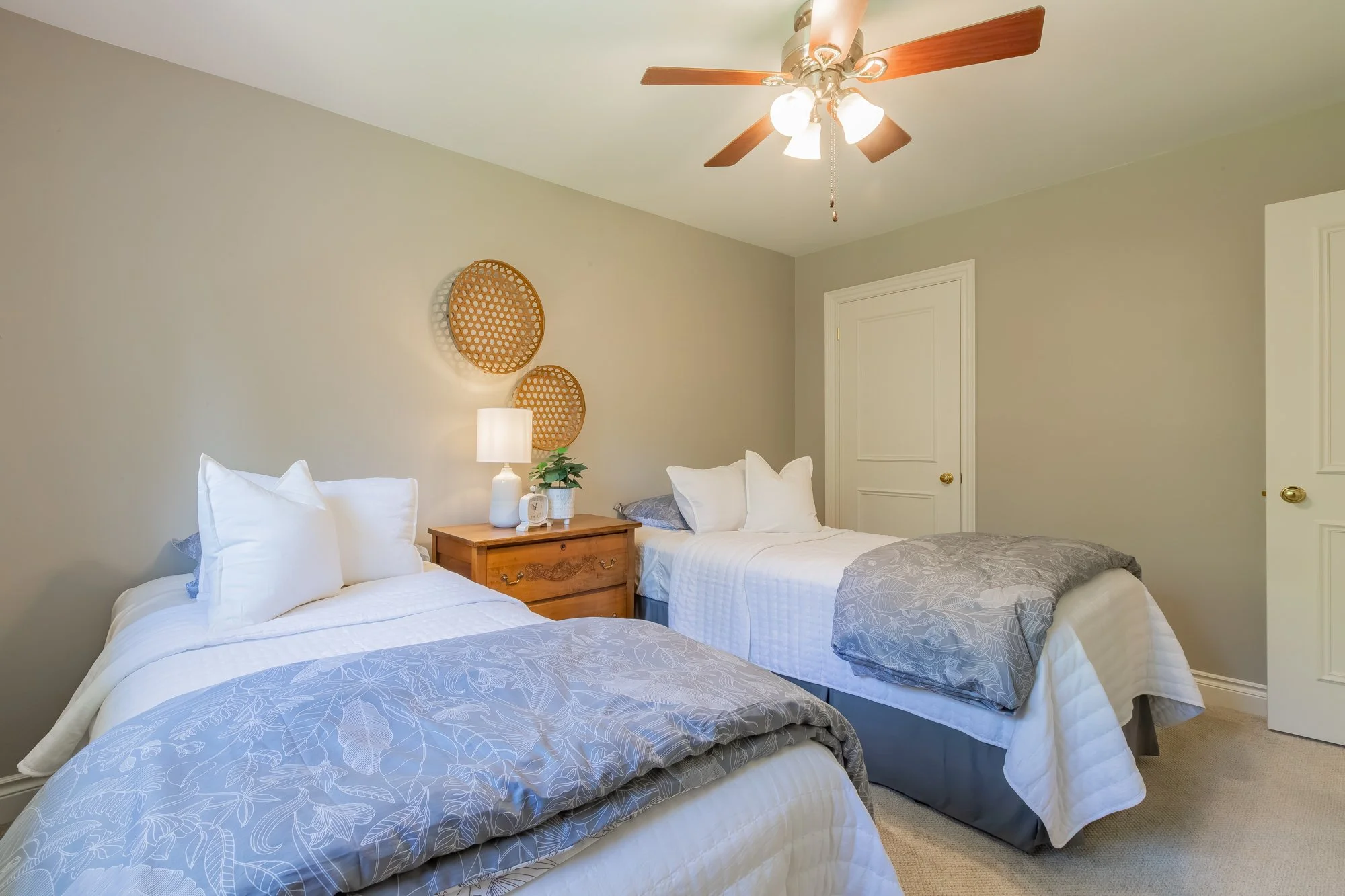 34 Amberglen Court, Holland Landing-95.jpg