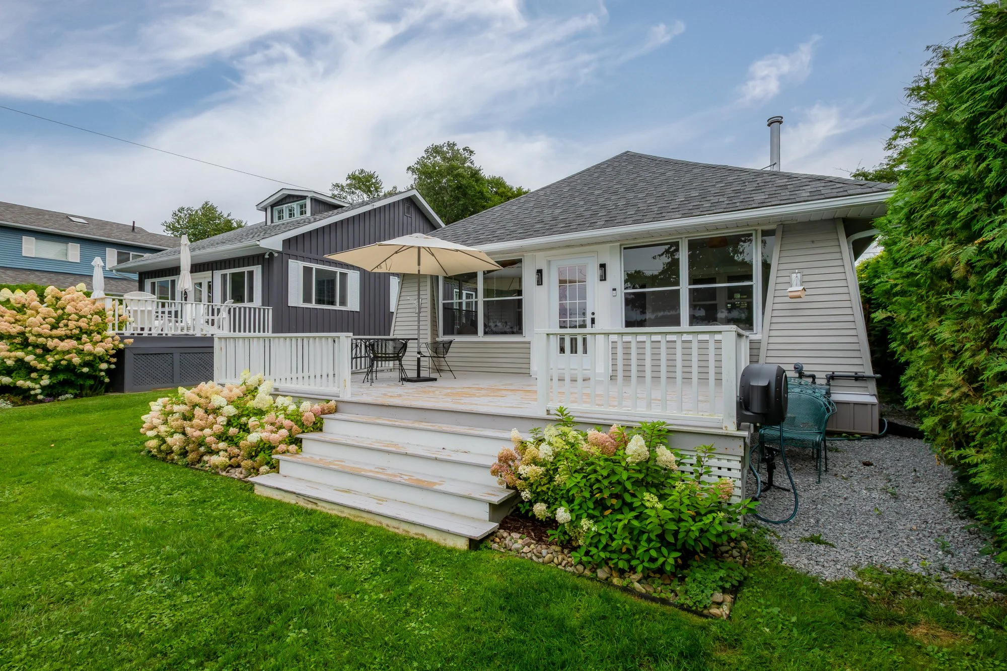 913 Lake Drive North, Georgina-10.jpg