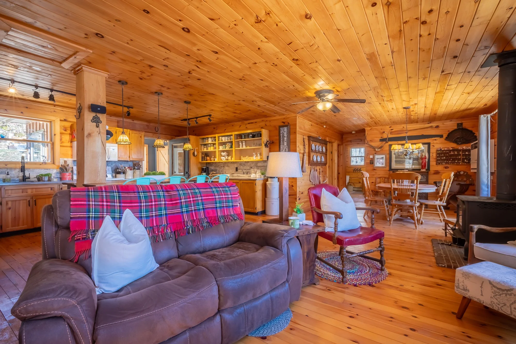1113 Crobiel Lake Drive, Dorset-16.jpg
