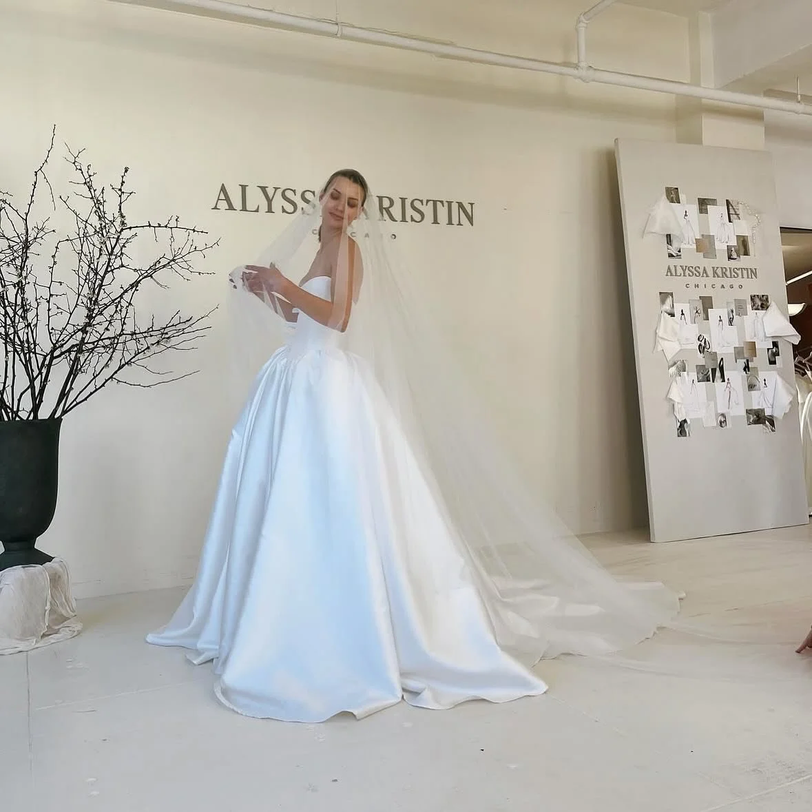 Dreaming of the arrival of @akristinbridal newest collection. Totally obsessed with this skirt and that basque waist 😮&zwj;💨
