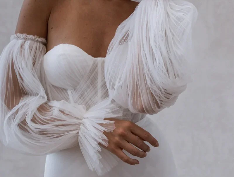 A sucker for a cute sleeve ? Well Pippa by @madewithlovebridal should complete your look. Available to try and order now ✨