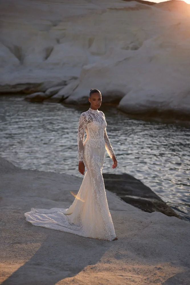eva_lendel_venus_wedding_dress_sacramento_2.webp