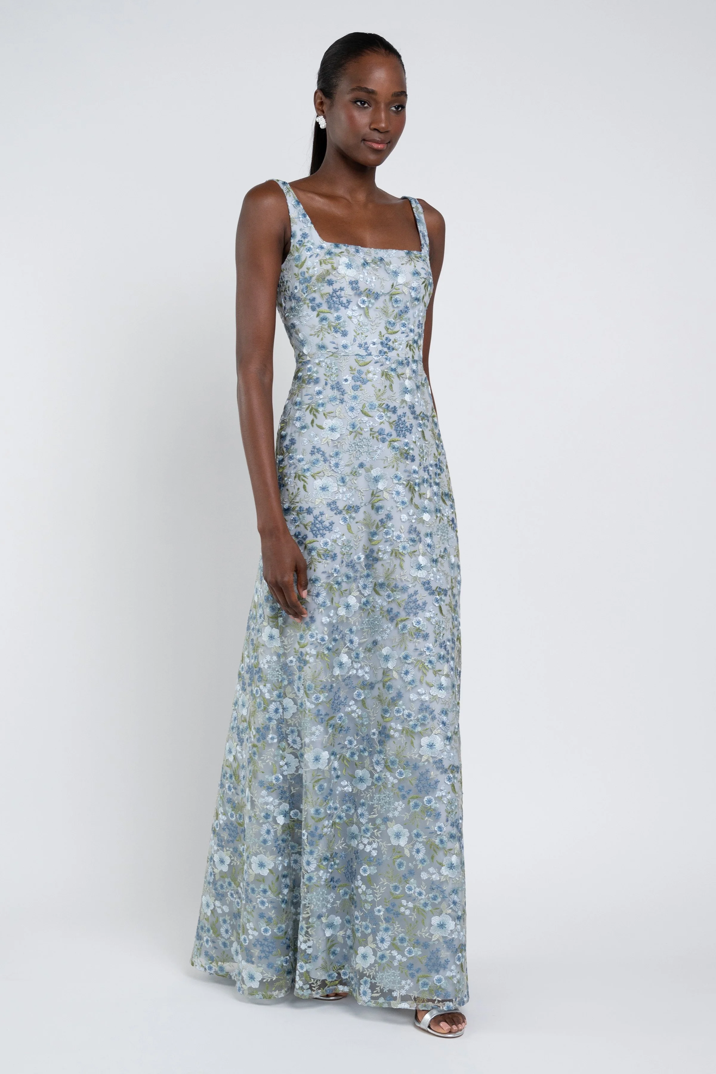 Lily_Ophelia_Embroidery_40888_Edited_2400x3600.jpg