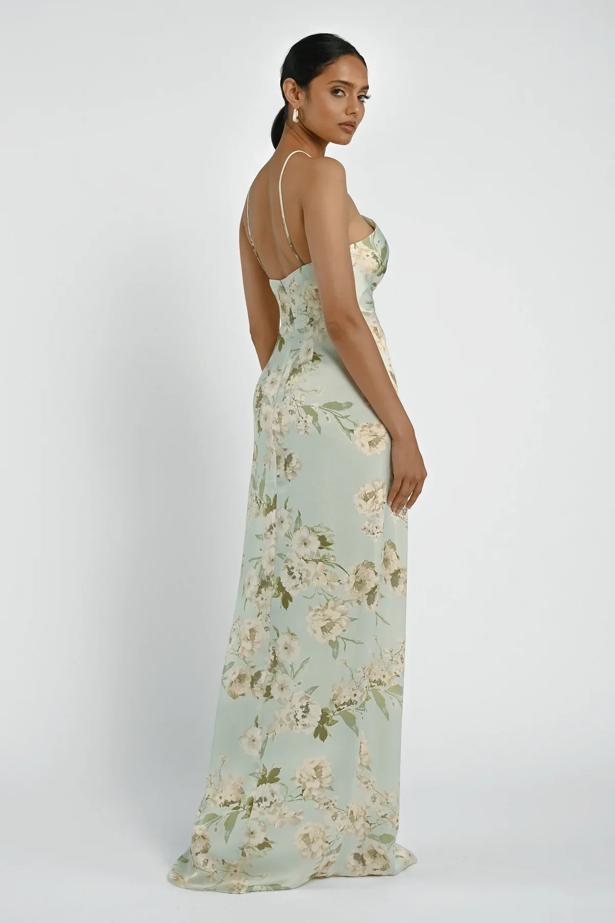 Riley_Verona_Floral_2_Meadow_2400x3600_094b64d5-a764-4da5-9788-a6853a7469f5.webp