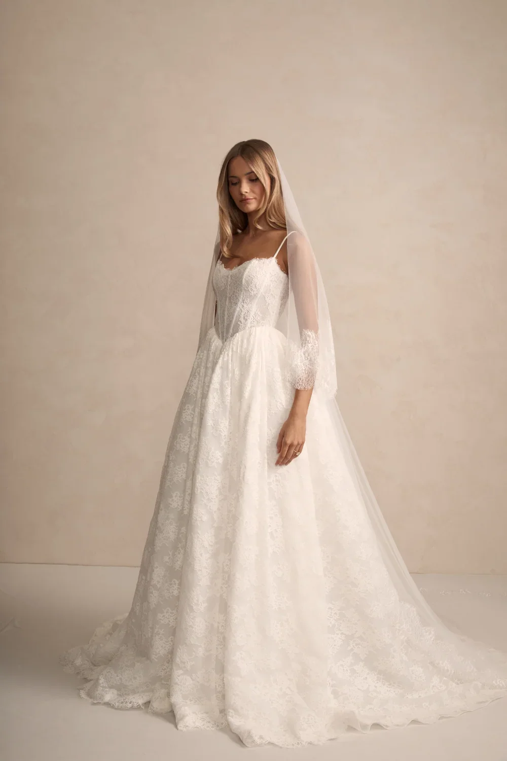 alice-wedding-veil-made-with-love-bridal-product-2.webp