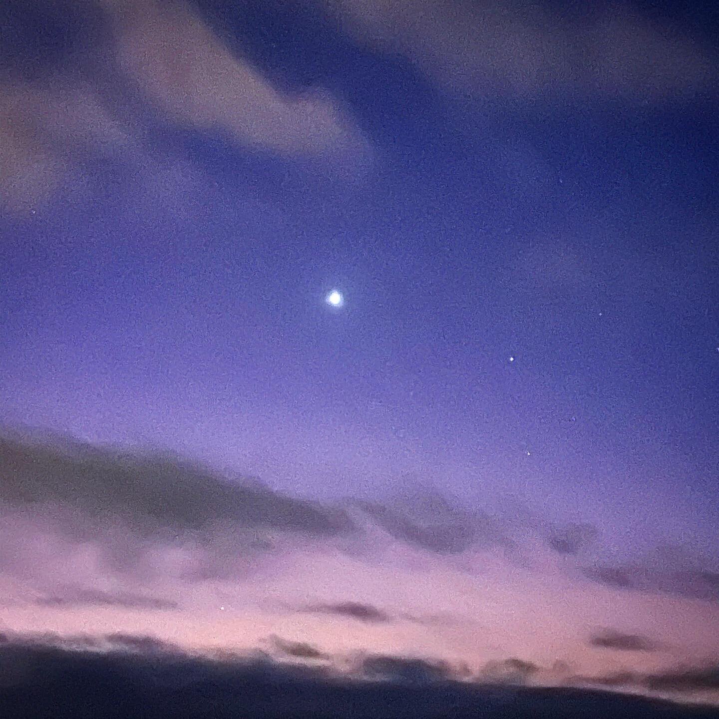 Had a quiet pre-sunrise gathering with the three non-luminary personal planets: Mercury, Venus, and Mars. 

Mercury and Venus have just recently stationed direct after their retrograde retreats, and are bringing some forward momentum to the realms of