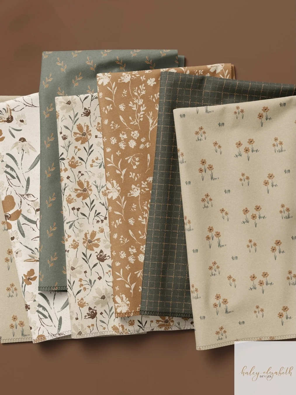 I thought this collection needed a permanent place on my feed😍 this colorway of &ldquo;Wildflower Dreams&rdquo; gives me all the fall vibes and I love it! 🍁🍂 
It&rsquo;s been getting some love from @carriagehouseprinteryfabric so I&rsquo;m excited