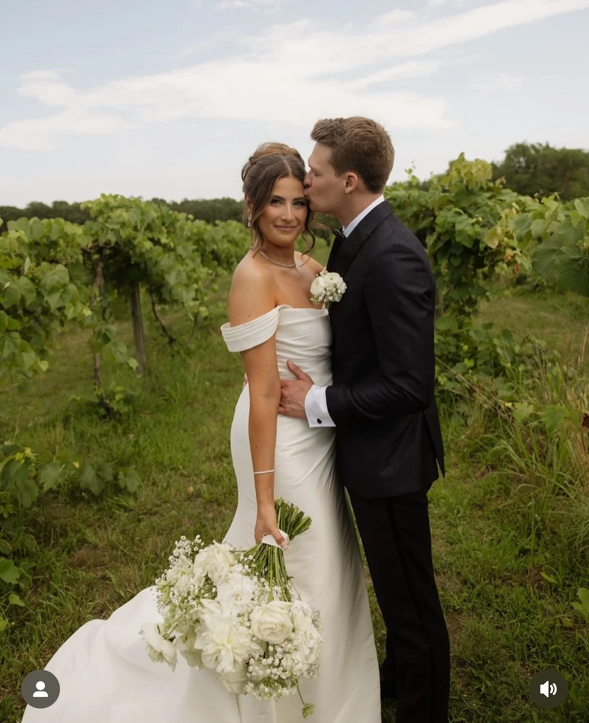 some recent dream girls in their dream worlds 🌎☁️✨