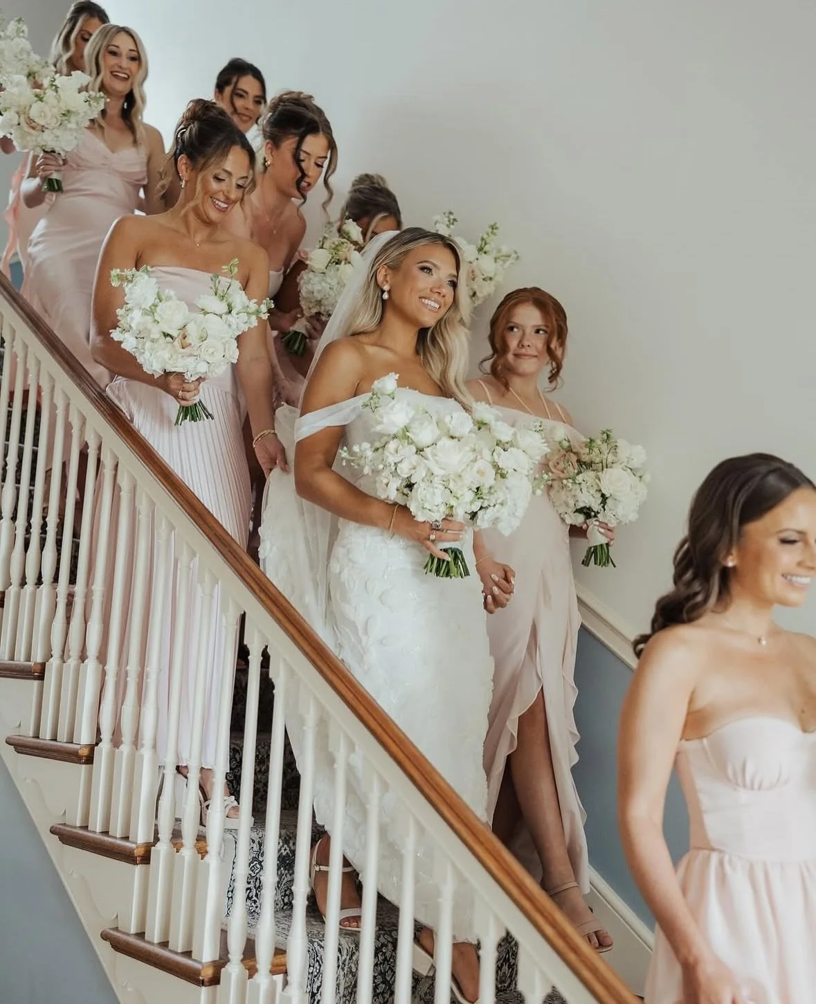 More dream girls in their dream worlds ✨☀️🩵🌎