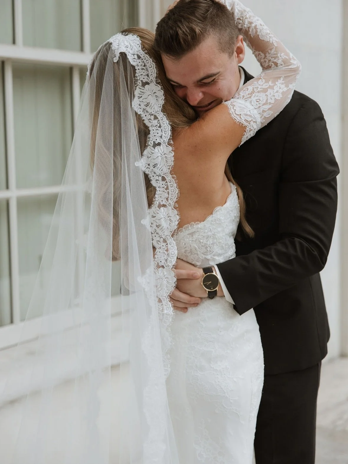 dream girl 🖤 our bride @rachelsimonetti looking so so perfect in custom Siena 🫶🏼 congrats Rachel, we’re obsessed 🤍 📸 @laurendidonatophoto