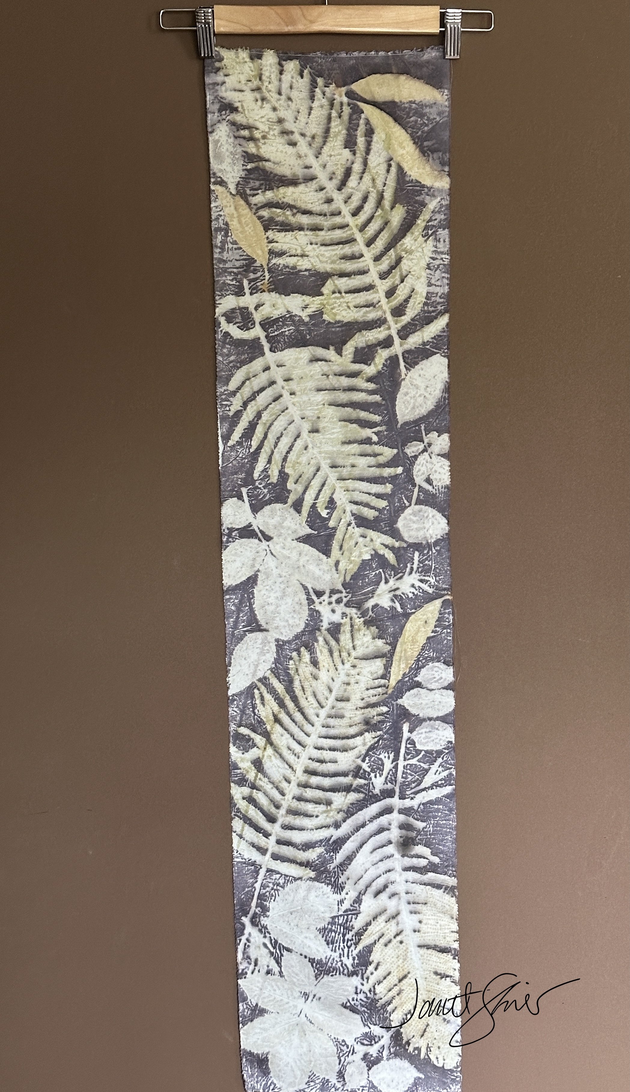 eco-dyed silk scarf (Shier)