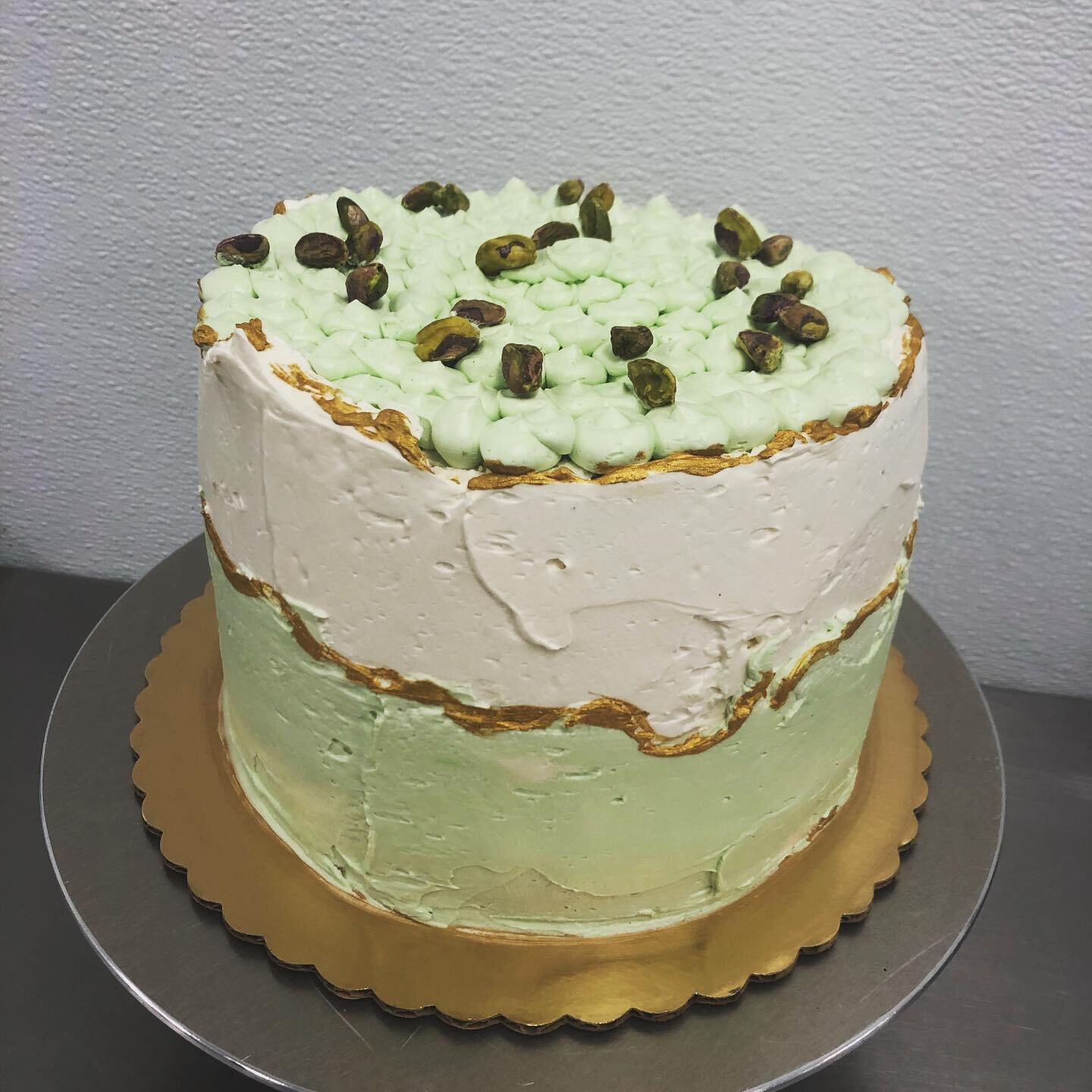 March special: Pistachio Tiramisu! Pistachio chiffon cake, coffee soak, vanilla mascarpone filling, vanilla buttercream
Don&rsquo;t forget, this Saturday 3/6 I&rsquo;ll be @catandrabbittcake from 11-4pm(or until sold out)!!! 2811 6th Ave Tacoma. See 