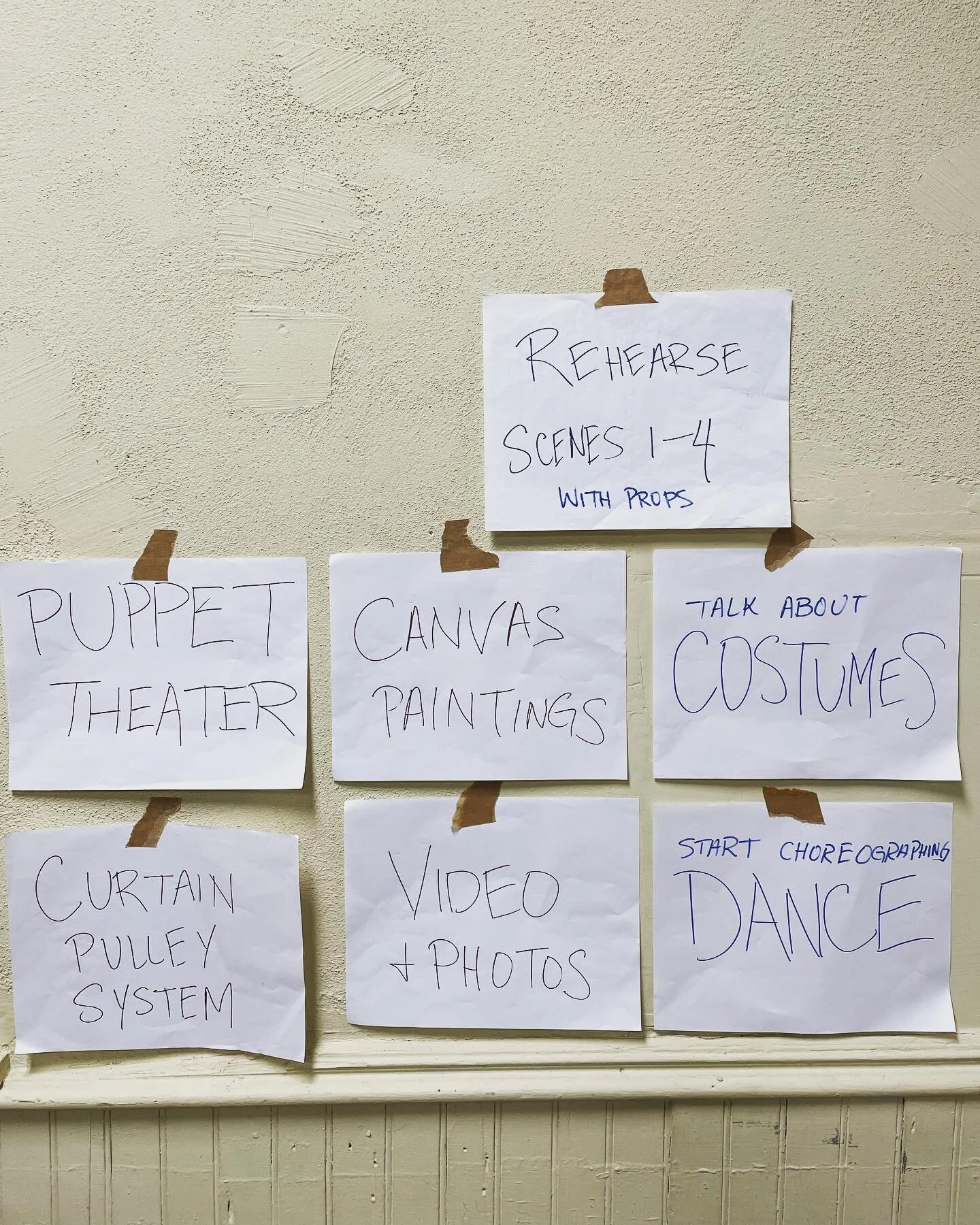 Very busy Monday at @carolinacreativearts camp!! #setdesign #setbuilding #paintingbykids #kidchoreography #fashiondesignandcostume #kidscuratingproductions