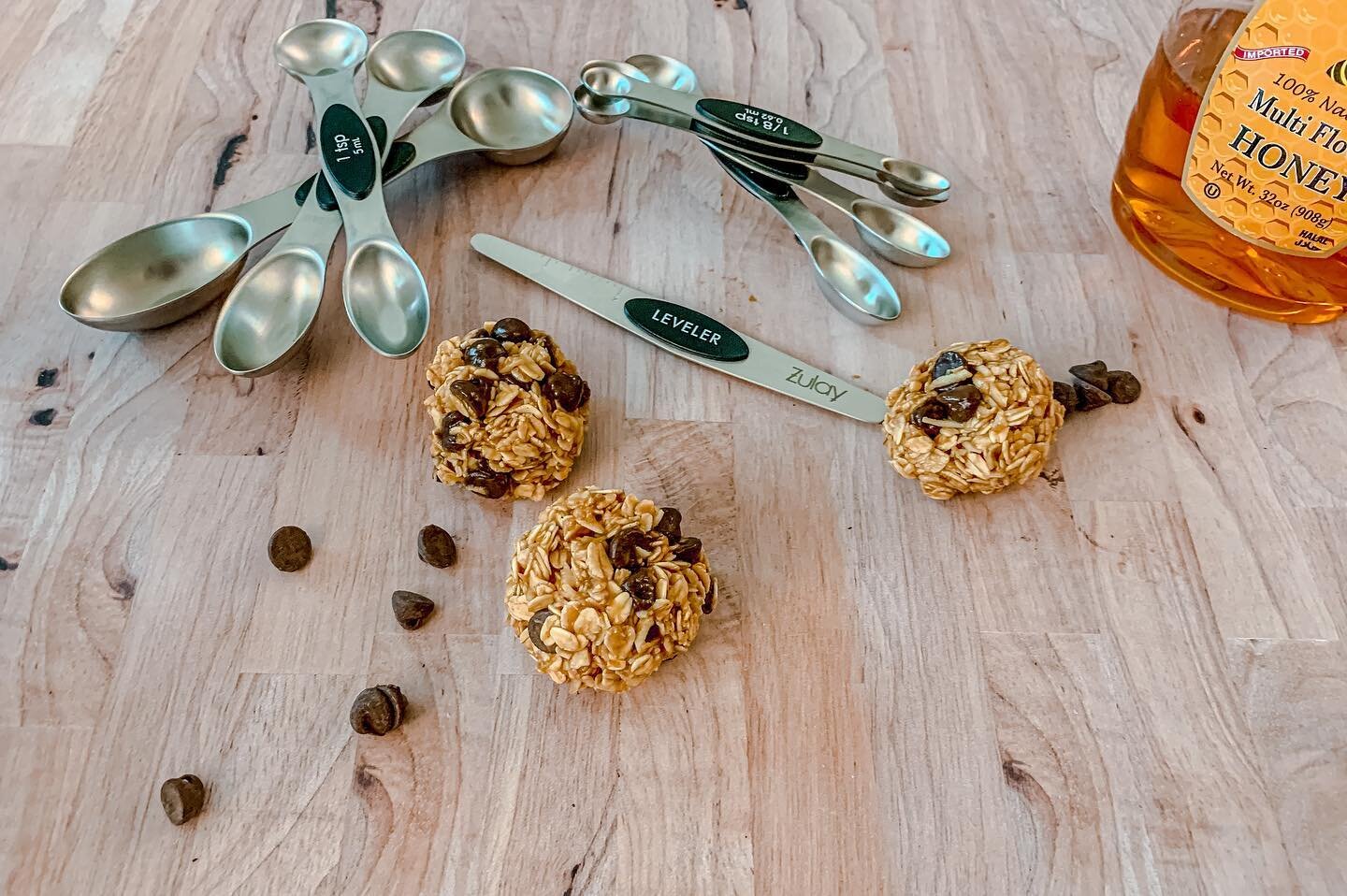 Does anyone else put off making baked goods because it would require you to dig through your drawer and find your measuring spoons that are all separated and missing? 😅😅 Just me?

[#sponsored] Well for the first time ever, when I made these peanut 