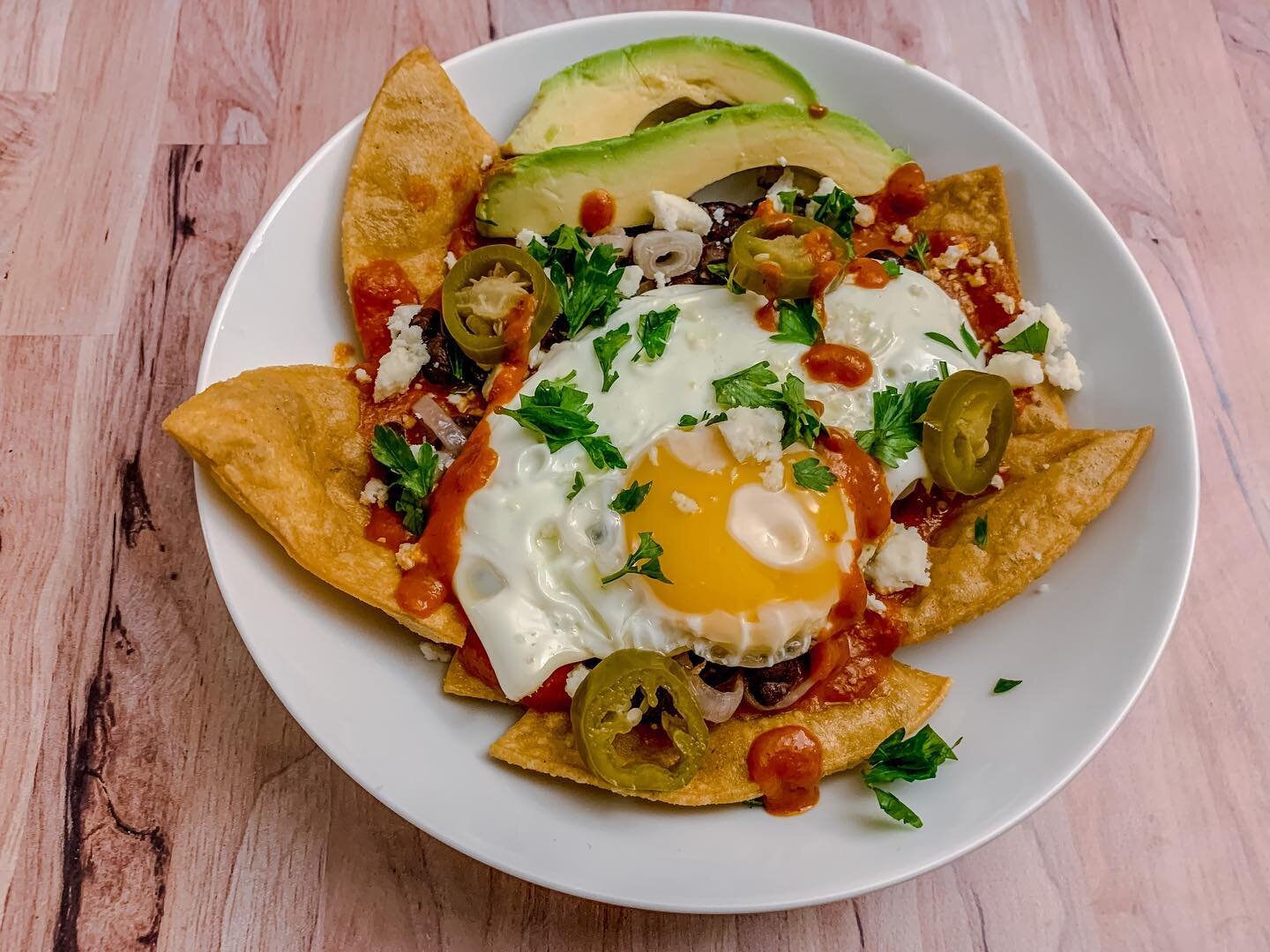 Joe made these chilaquiles and I am about to DIE over how good they are. The chips are even homemade! I&rsquo;m so glad I&rsquo;m with a man who can also cook.This recipe is from @acozykitchen and it is absolutely incredible. Please try these.
.
.
.
