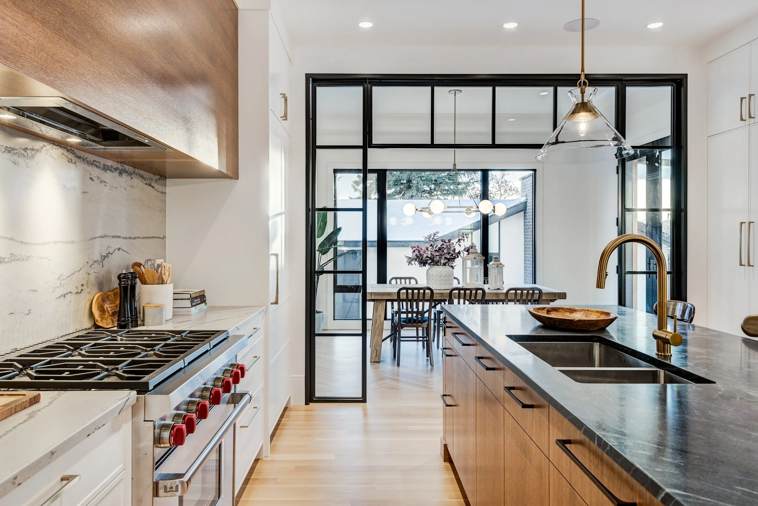 12.16.2020 - Joel Semmens - 2819 11 Ave NW-31.jpg