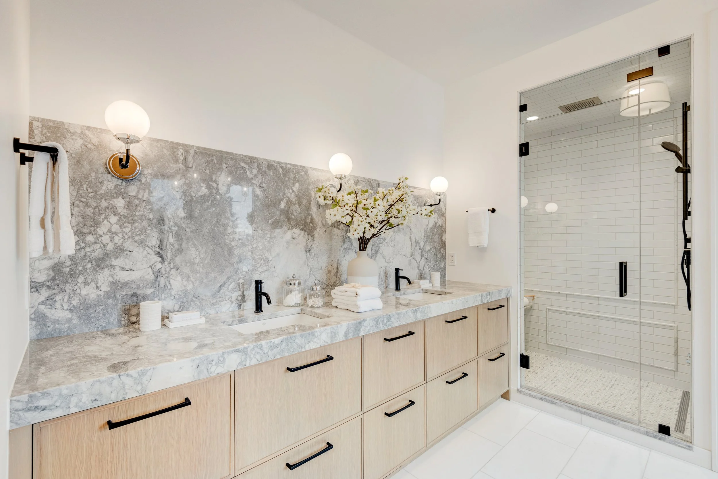 12.16.2020 - Joel Semmens - 2819 11 Ave NW-59.jpg