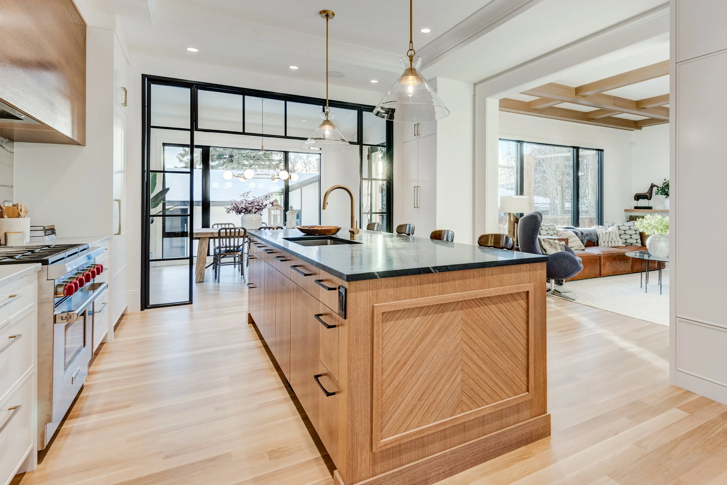 12.16.2020 - Joel Semmens - 2819 11 Ave NW-19.jpg