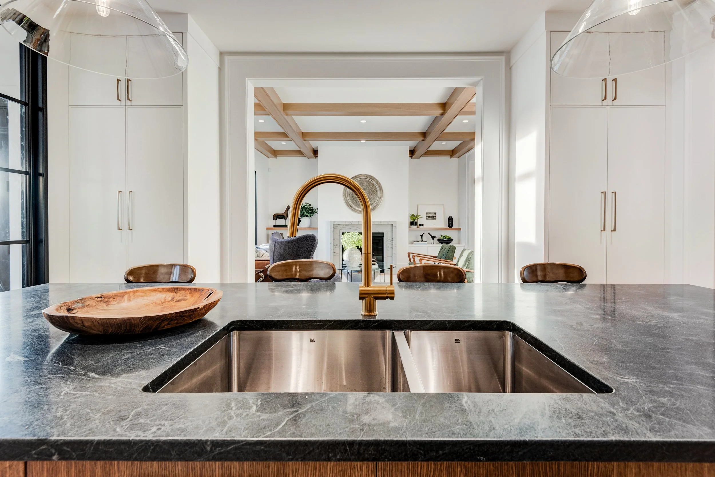 12.16.2020 - Joel Semmens - 2819 11 Ave NW-37.jpg